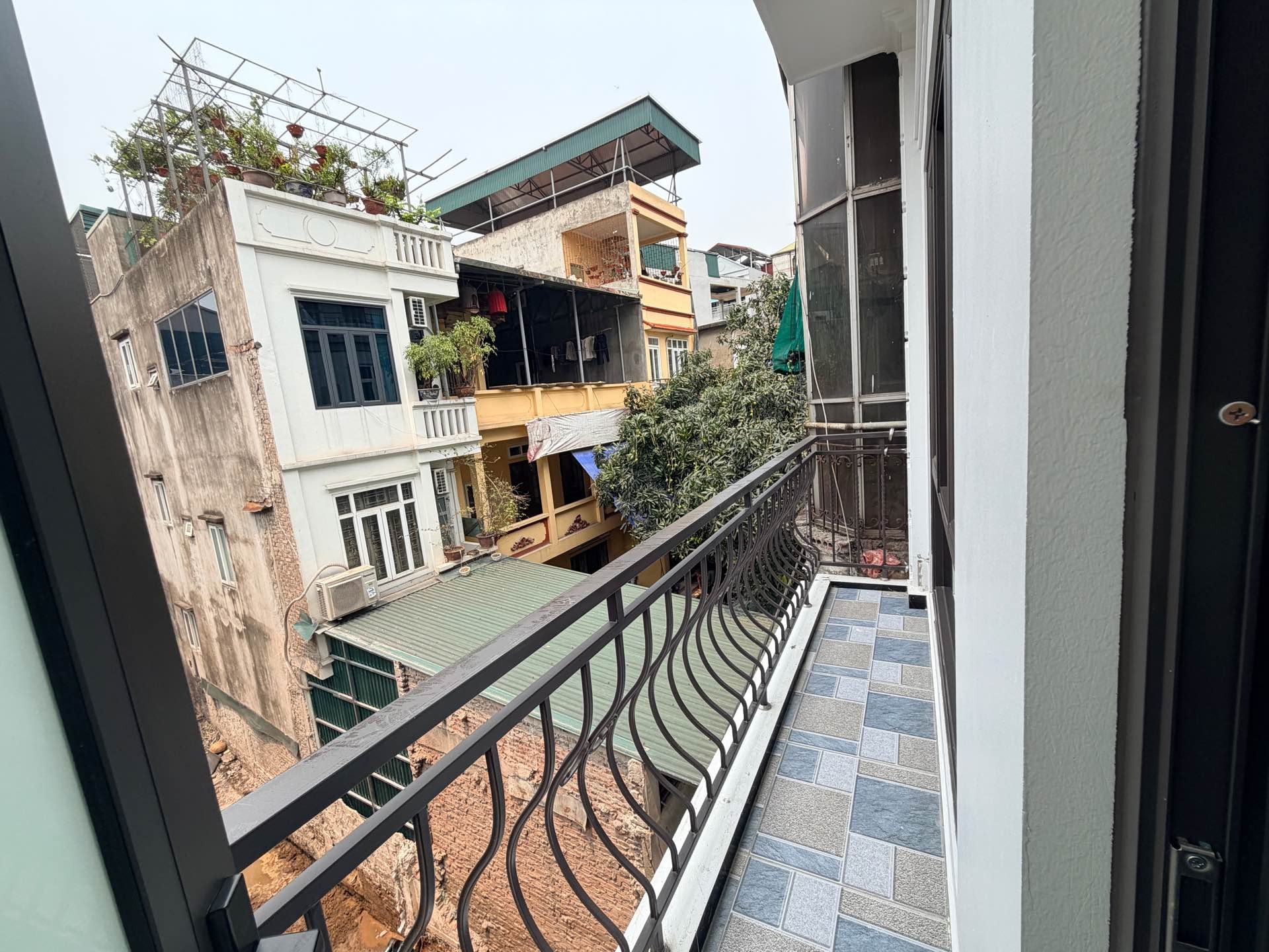 Bán nhà Minh Khai - diện tích 33m2 5 tầng - Mặt ngõ thông, kinh doanh - giá 7,3 tỷ