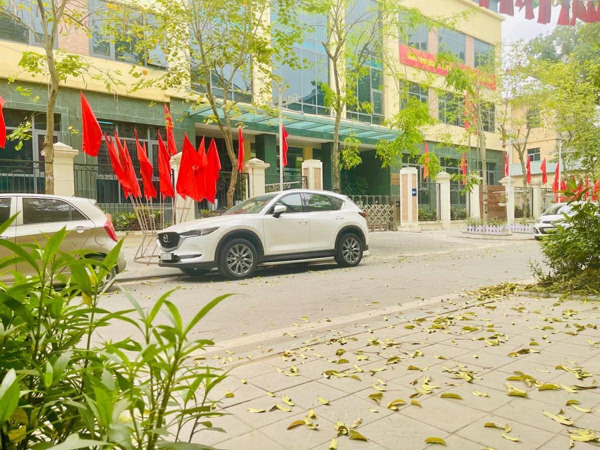 Bán nhà Định Công - diện tích 103m2 4 tầng - Kinh doanh đỉnh cao - giá 48 tỷ