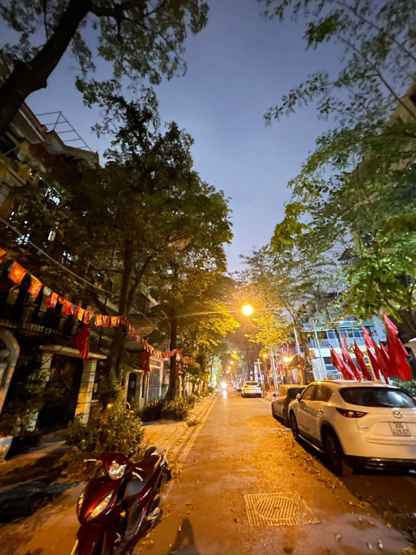 Bán nhà Định Công - diện tích 103m2 4 tầng - Kinh doanh đỉnh cao - giá 48 tỷ