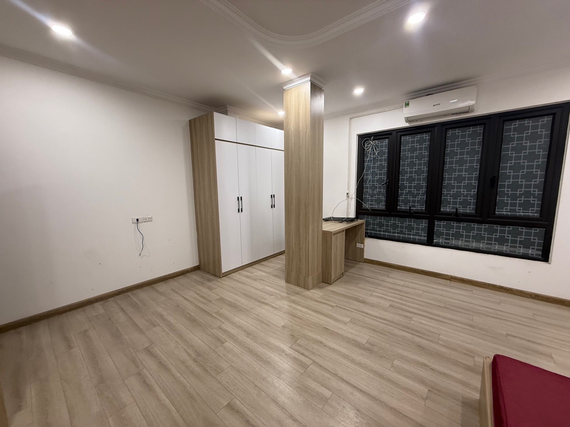 Bán nhà Đê La Thành - diện tích 39m2 6 tầng - Nhà khung cột chắc chắn, 6 tầng mới xây full nội thất cực đẹp - giá 15 tỷ