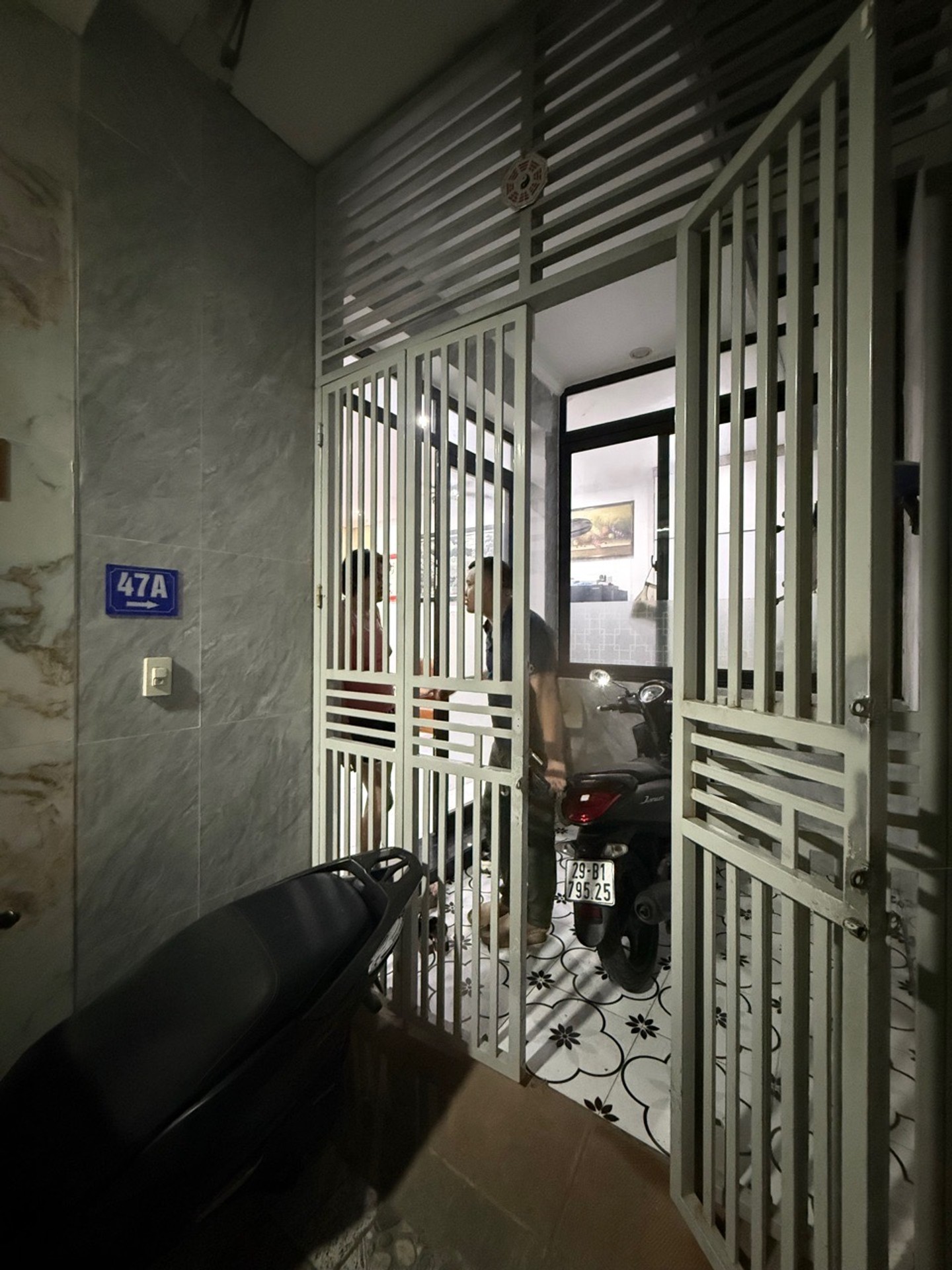Bán nhà Đê La Thành - diện tích 39m2 6 tầng - Nhà khung cột chắc chắn, 6 tầng mới xây full nội thất cực đẹp - giá 15 tỷ