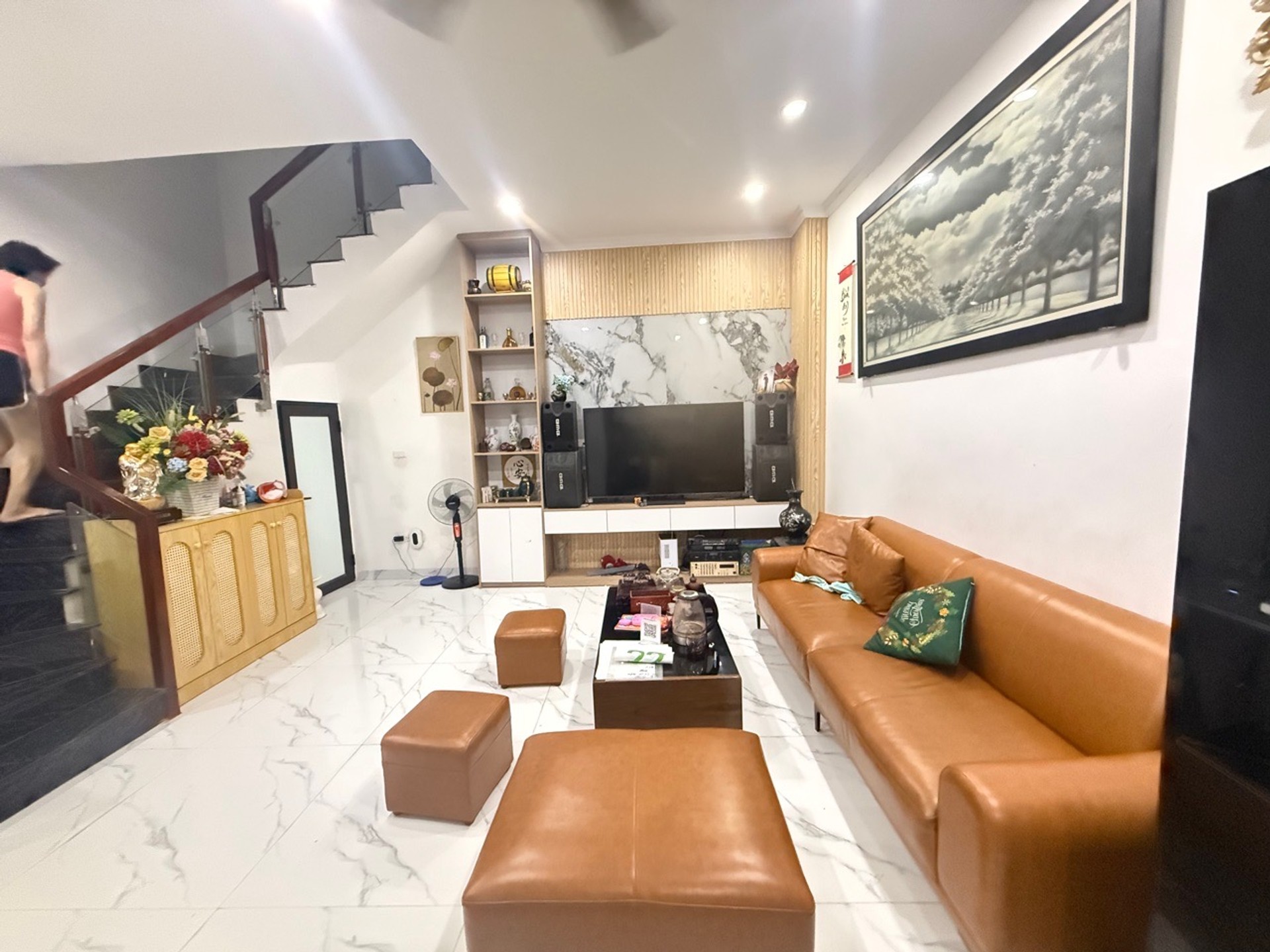 Bán nhà Đê La Thành - diện tích 39m2 6 tầng - Nhà khung cột chắc chắn, 6 tầng mới xây full nội thất cực đẹp - giá 15 tỷ