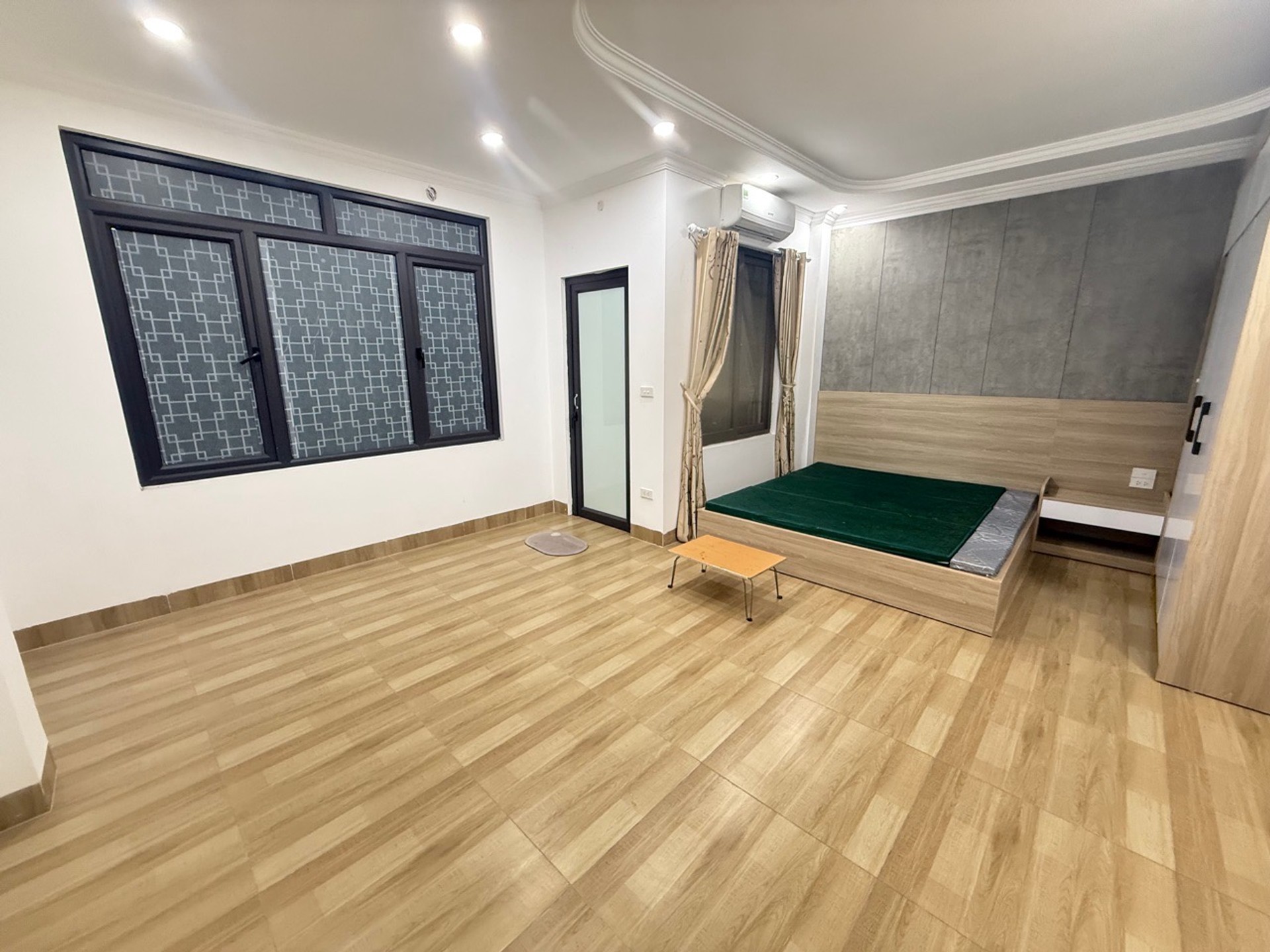 Bán nhà Đê La Thành - diện tích 39m2 6 tầng - Nhà khung cột chắc chắn, 6 tầng mới xây full nội thất cực đẹp - giá 15 tỷ