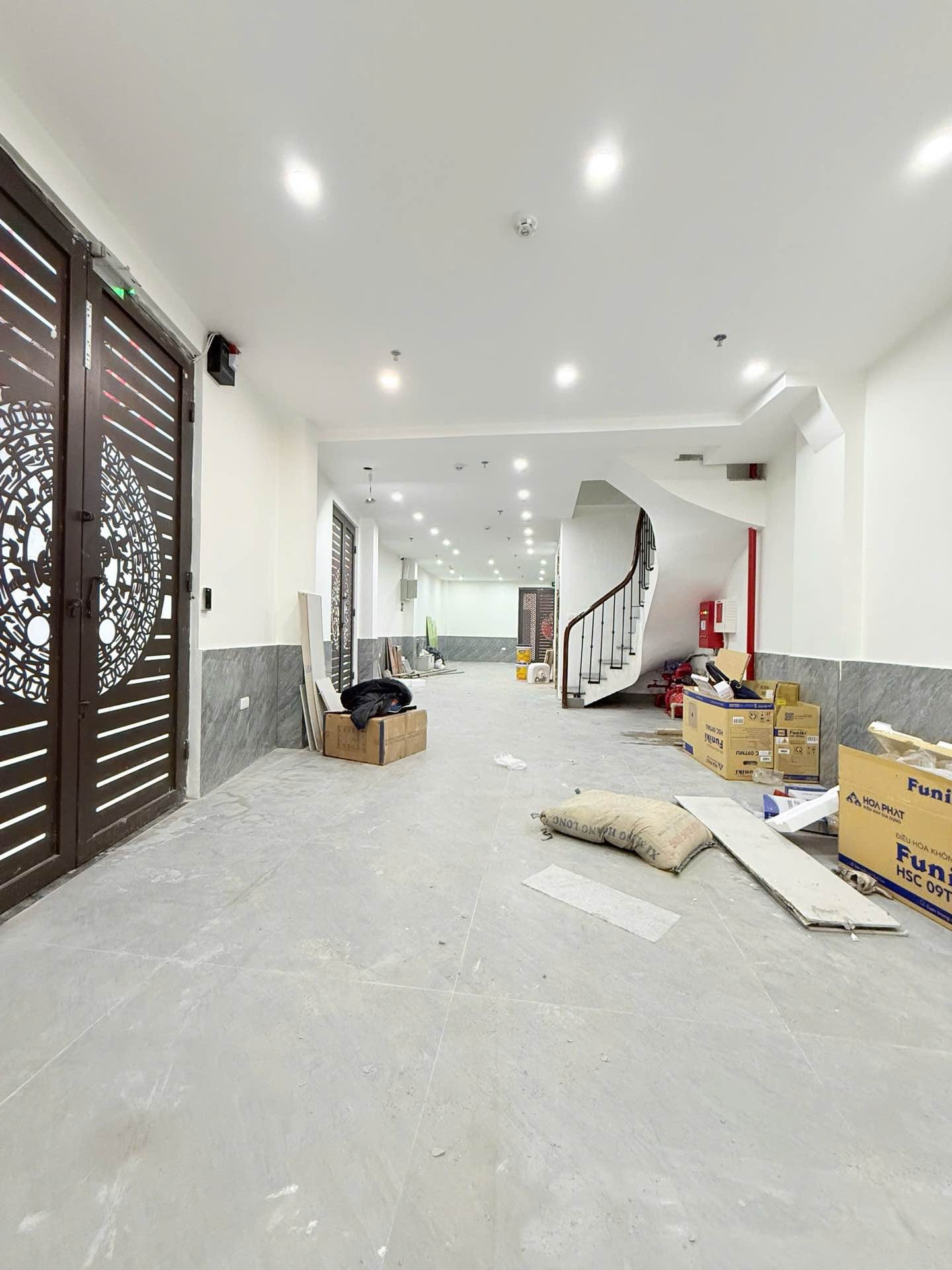 Bán nhà Vũ Tông Phan - diện tích 80m2 7 tầng - Lô góc 2 mặt thoáng - giá 28 tỷ