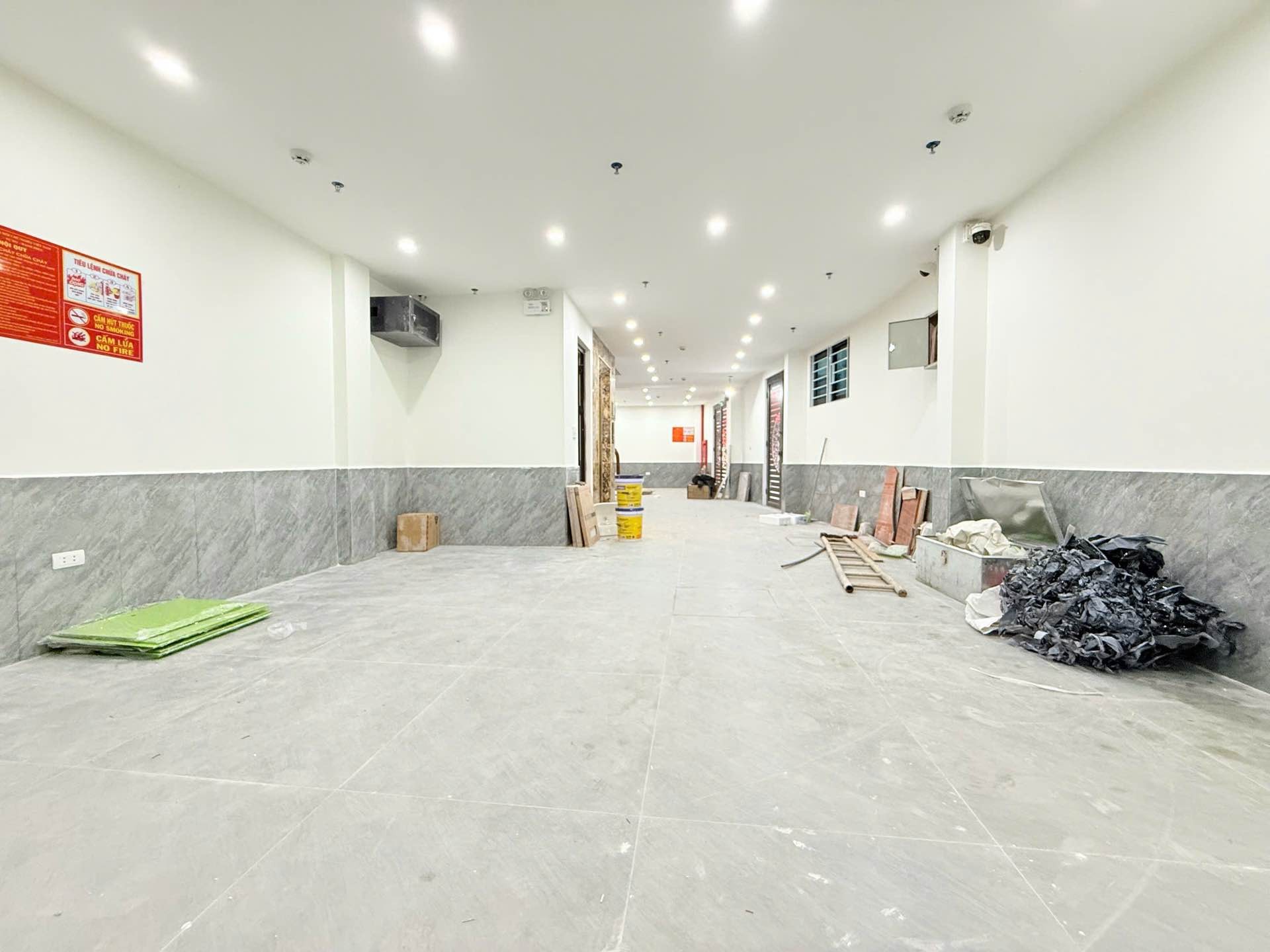 Bán nhà Vũ Tông Phan - diện tích 80m2 7 tầng - Lô góc 2 mặt thoáng - giá 28 tỷ