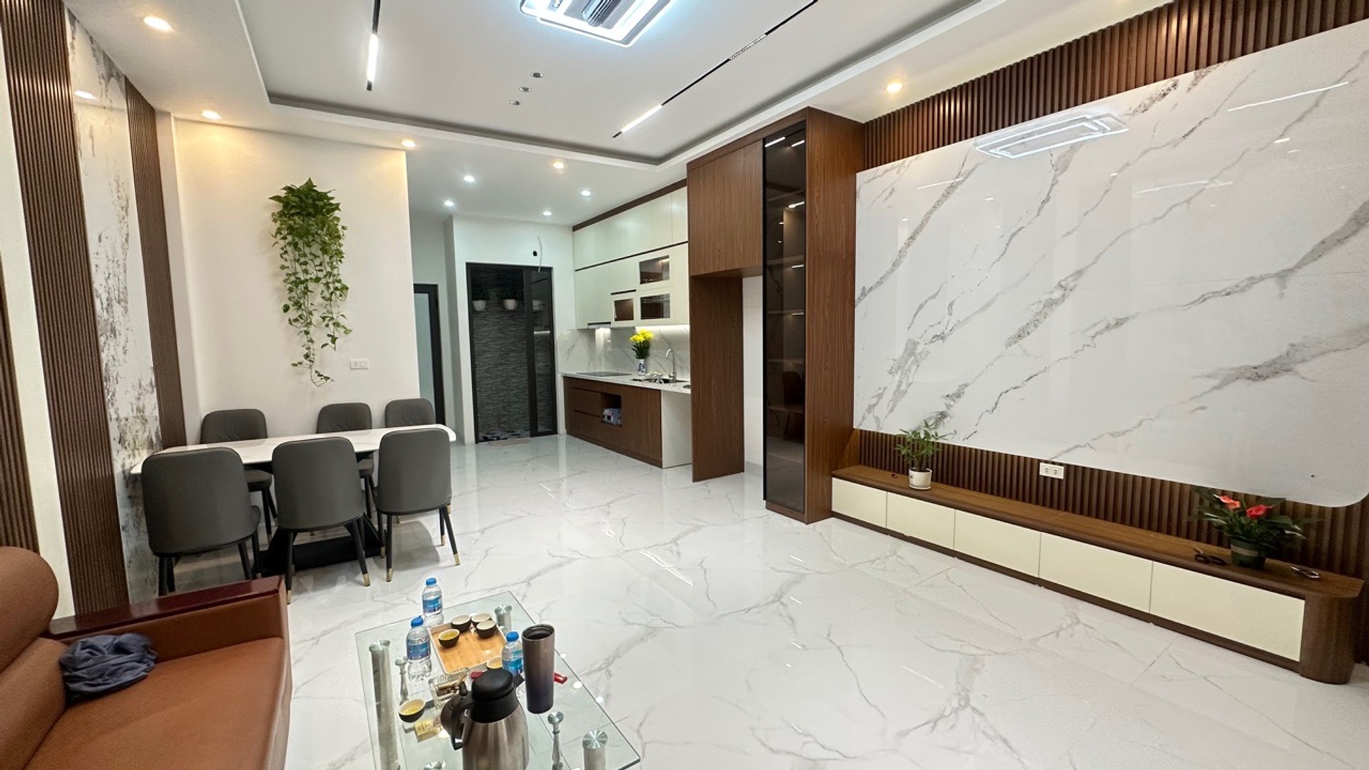 Bán nhà Hồng Mai - diện tích 55m2 5 tầng - Thang máy chạy vù vù - giá 12,6 tỷ