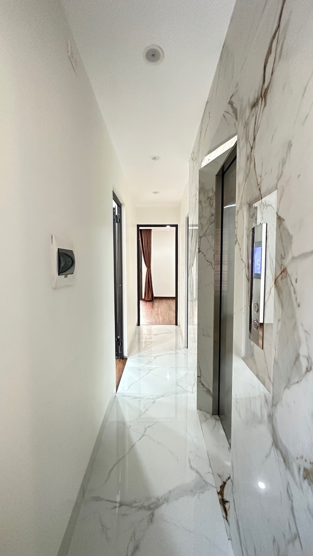 Bán nhà Hồng Mai - diện tích 55m2 5 tầng - Thang máy chạy vù vù - giá 12,6 tỷ