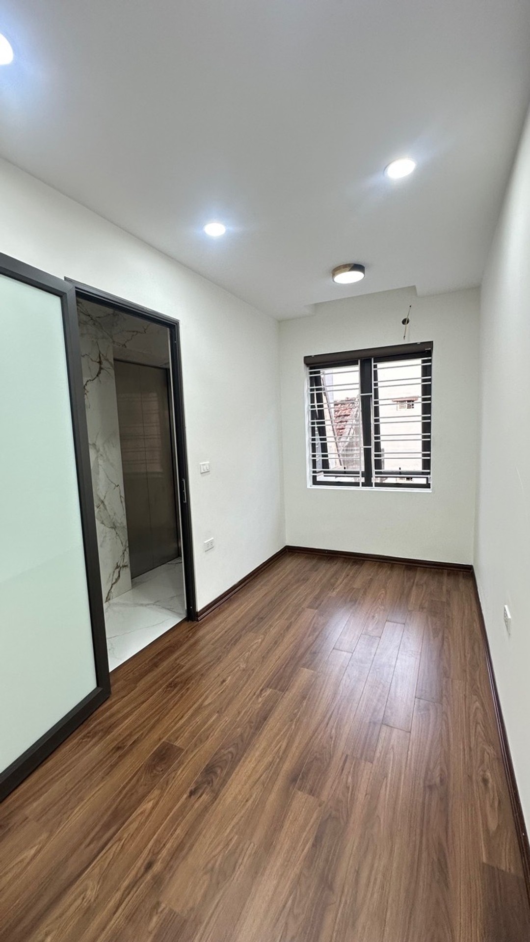 Bán nhà Hồng Mai - diện tích 55m2 5 tầng - Thang máy chạy vù vù - giá 12,6 tỷ