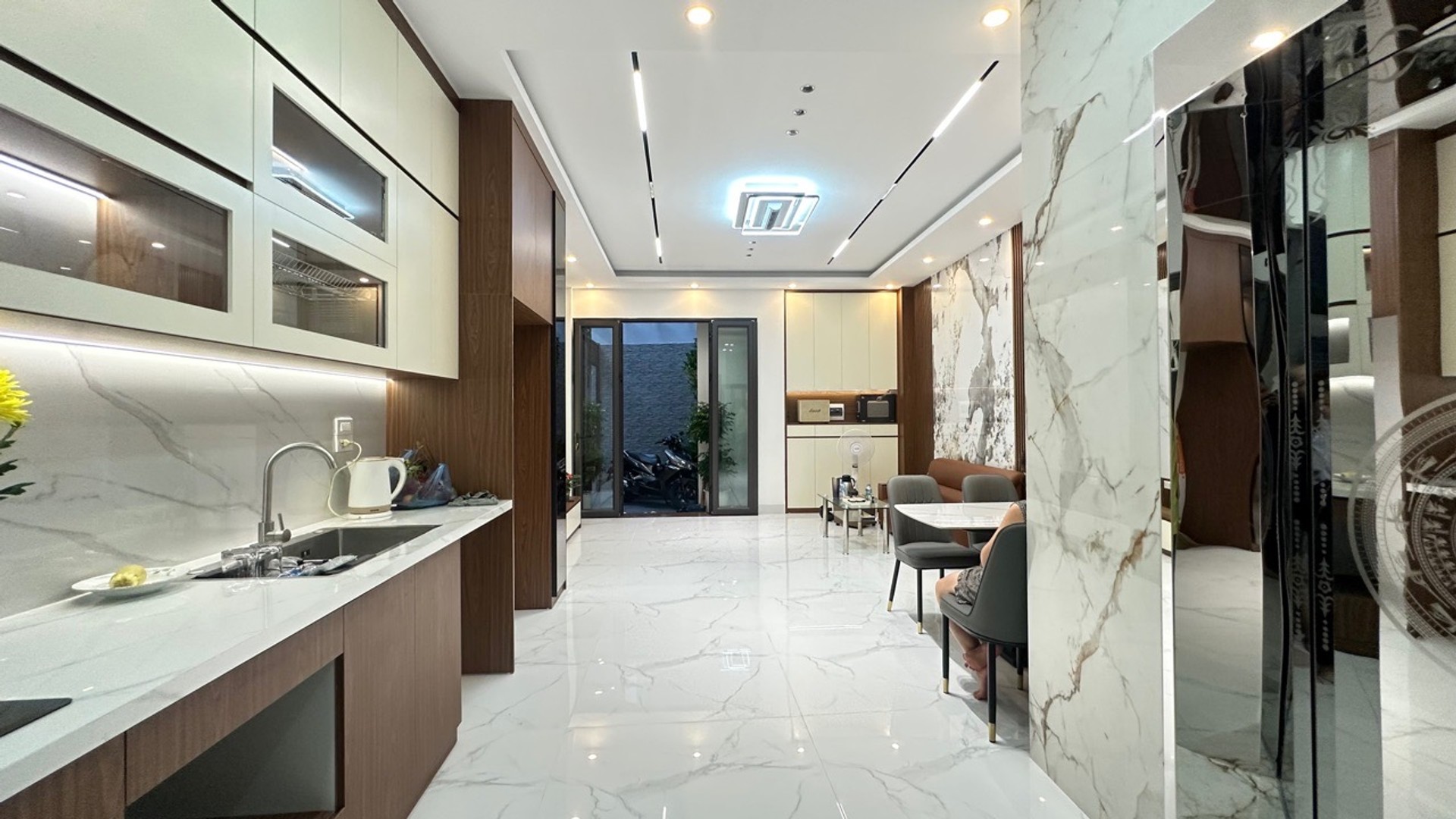 Bán nhà Hồng Mai - diện tích 55m2 5 tầng - Thang máy chạy vù vù - giá 12,6 tỷ