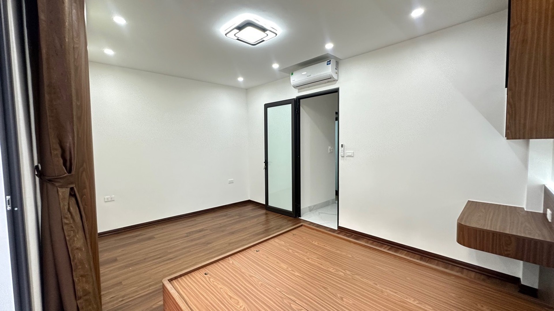 Bán nhà Hồng Mai - diện tích 55m2 5 tầng - Thang máy chạy vù vù - giá 12,6 tỷ