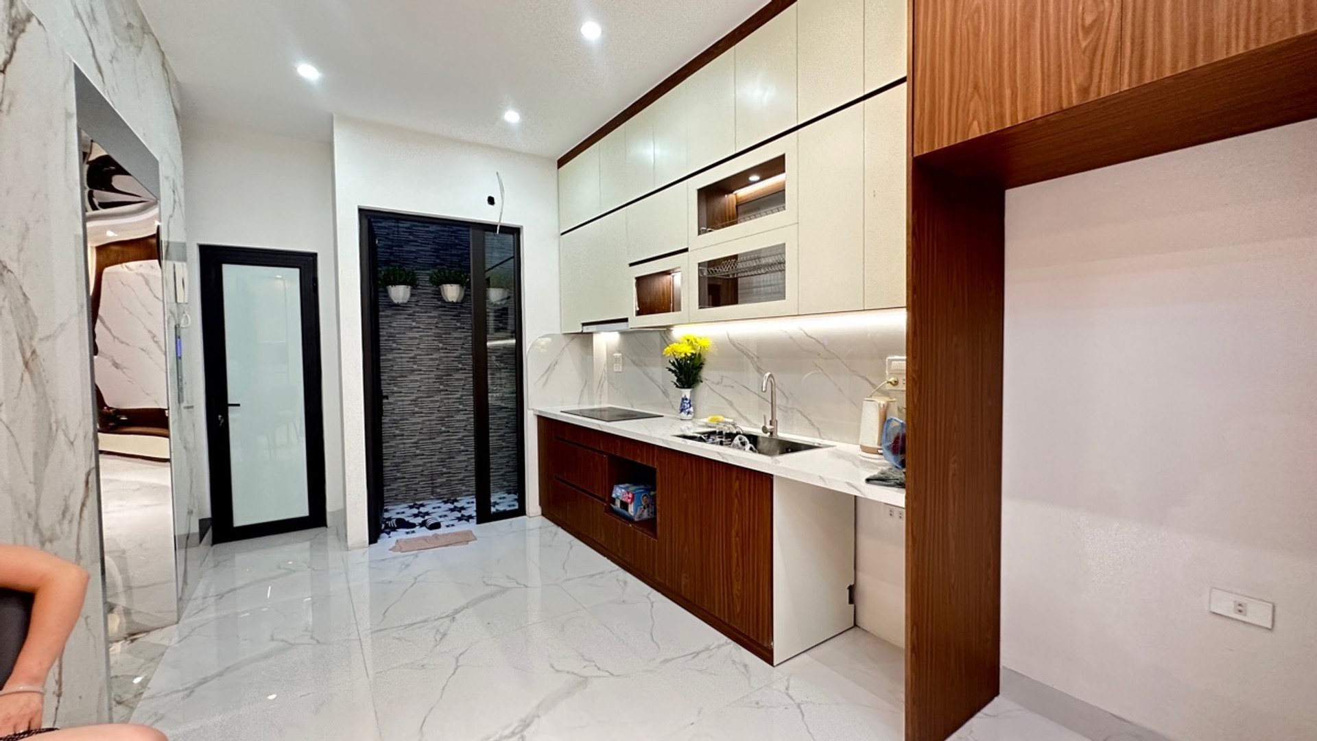 Bán nhà Hồng Mai - diện tích 55m2 5 tầng - Thang máy chạy vù vù - giá 12,6 tỷ