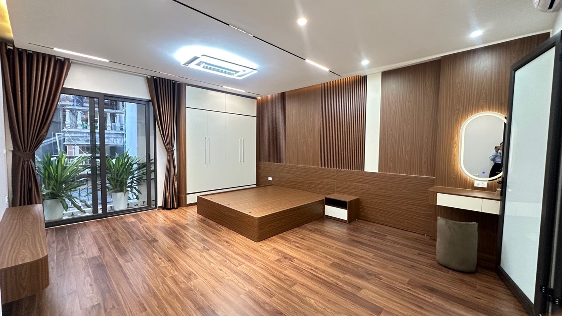 Bán nhà Hồng Mai - diện tích 55m2 5 tầng - Thang máy chạy vù vù - giá 12,6 tỷ