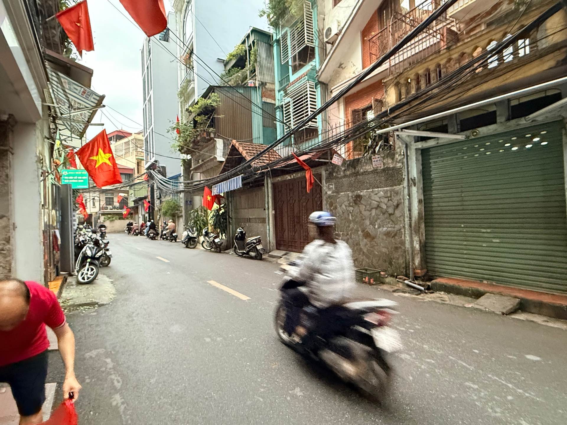 Bán nhà Yên Lạc - diện tích 80m2 4 tầng - Ô TÔ TRÁNH, KINH DOANH - giá 36 tỷ