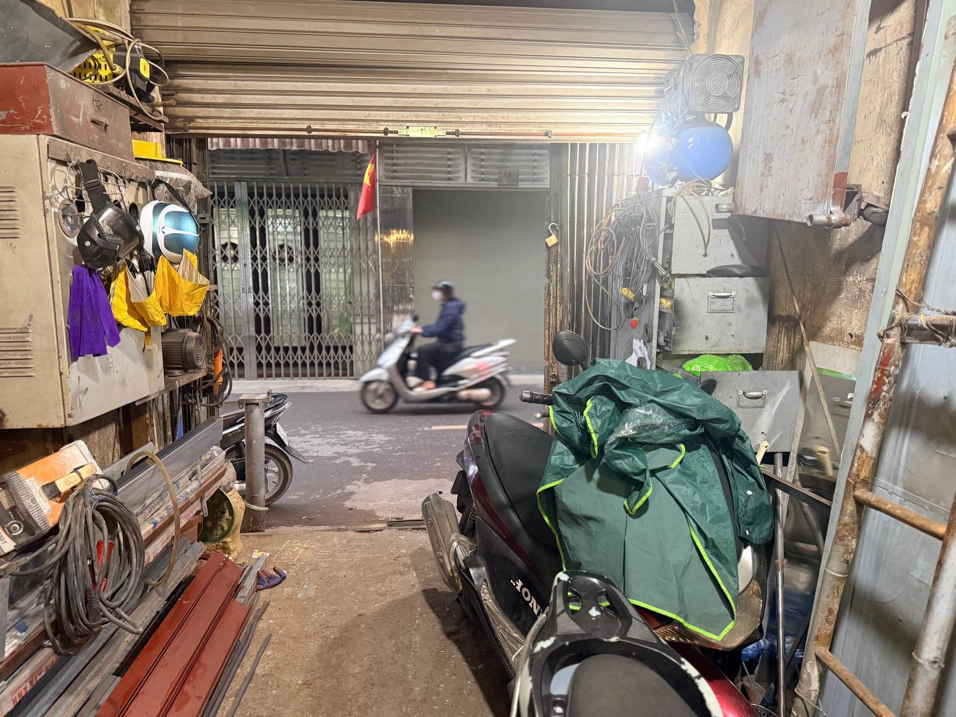 Bán nhà Yên Lạc - diện tích 80m2 4 tầng - Ô TÔ TRÁNH, KINH DOANH - giá 36 tỷ