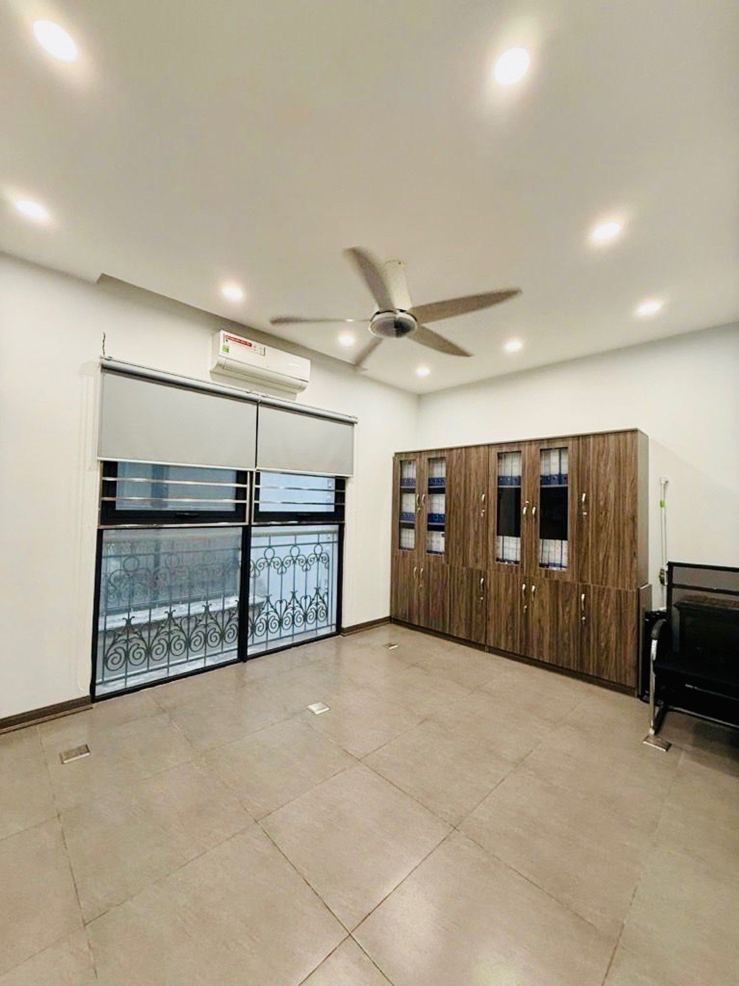 Bán nhà KĐT mới Đại Kim - diện tích 75m2 5 tầng - Đối diện chung cư cao cấp - giá 28,5 tỷ