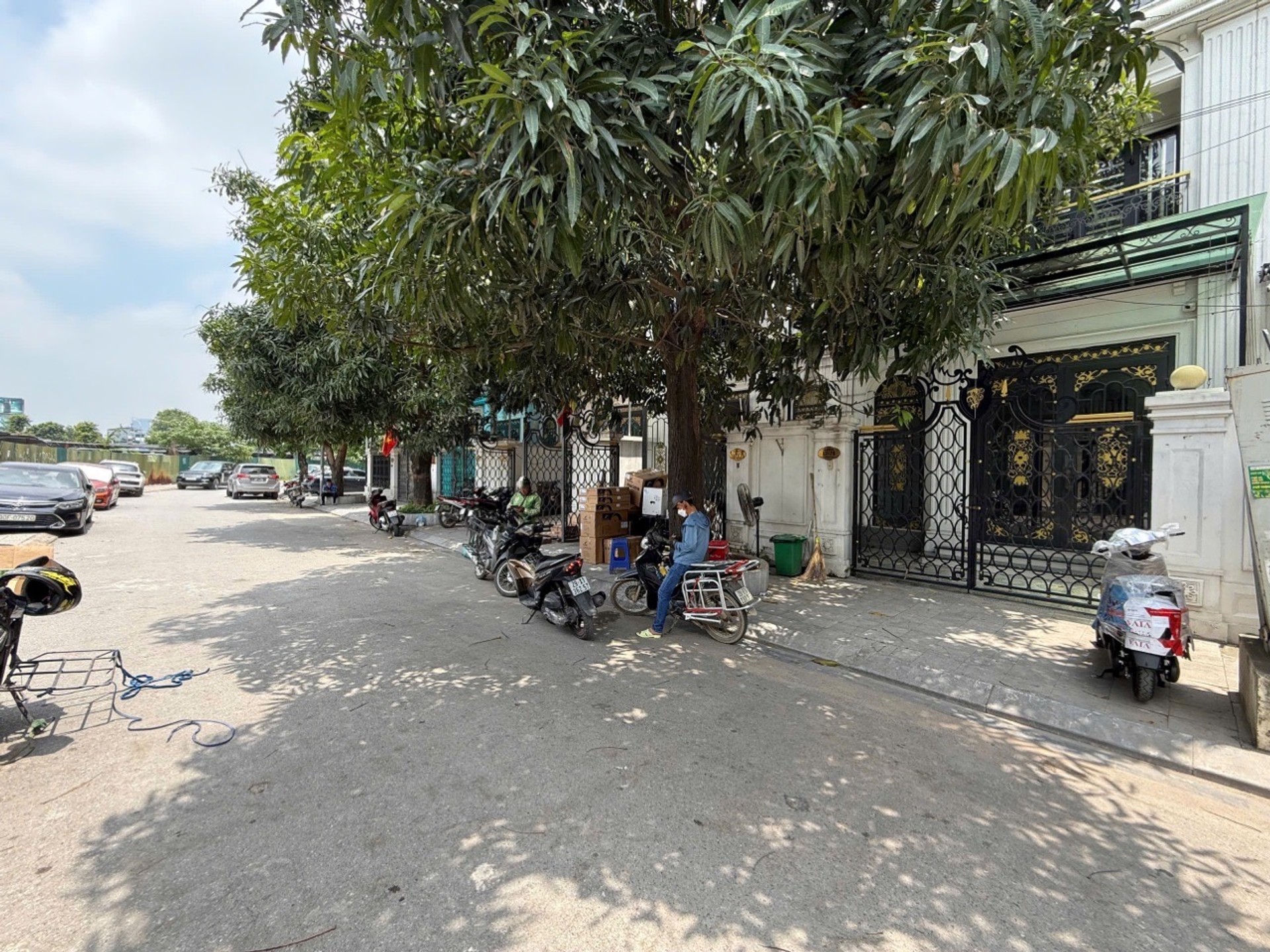 Bán nhà KĐT mới Đại Kim - diện tích 75m2 5 tầng - Đối diện chung cư cao cấp - giá 28,5 tỷ