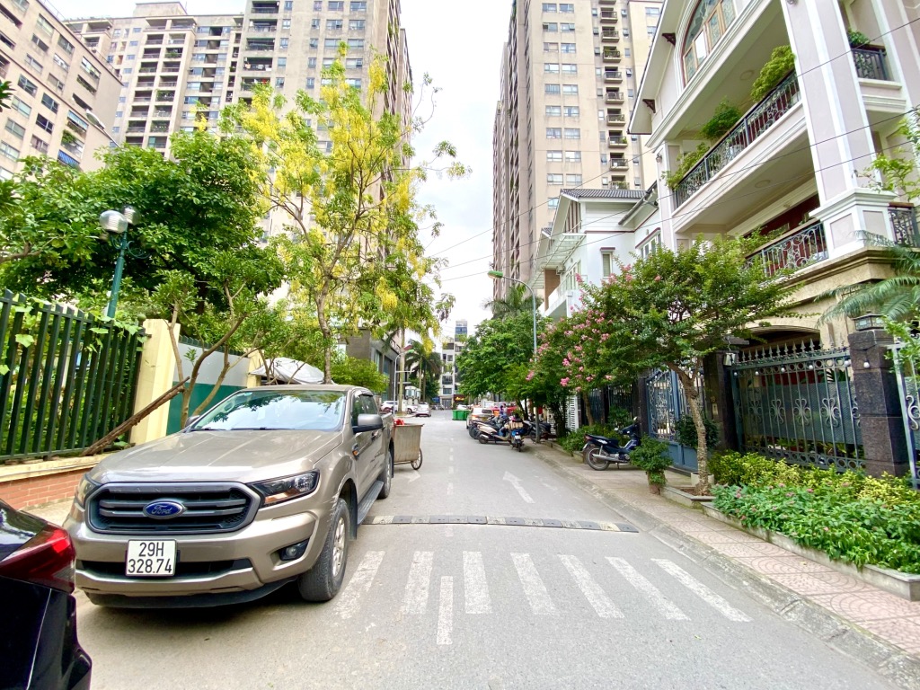 Bán nhà Trường Chinh - diện tích 79m2 4 tầng - Lô góc 2 mặt thoáng - giá 42 tỷ