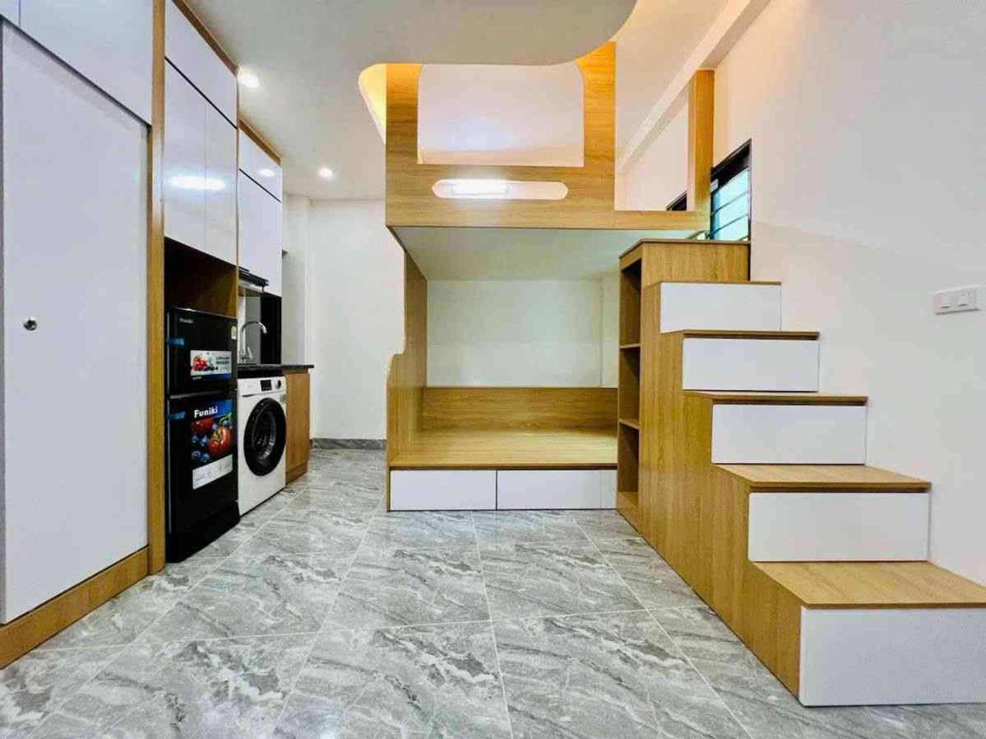 Bán nhà Giáp Nhất - diện tích 85m2 8 tầng - Thang máy, dòng tiền khủng - giá 24,1 tỷ