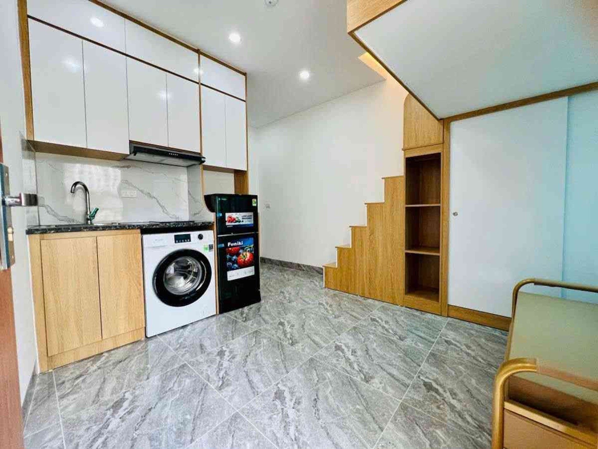 Bán nhà Giáp Nhất - diện tích 85m2 8 tầng - Thang máy, dòng tiền khủng - giá 24,1 tỷ
