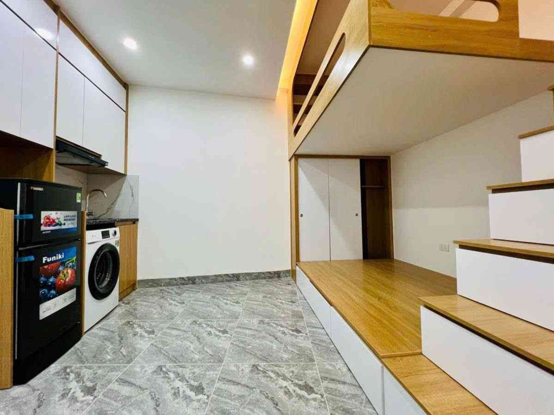 Bán nhà Giáp Nhất - diện tích 85m2 8 tầng - Thang máy, dòng tiền khủng - giá 24,1 tỷ