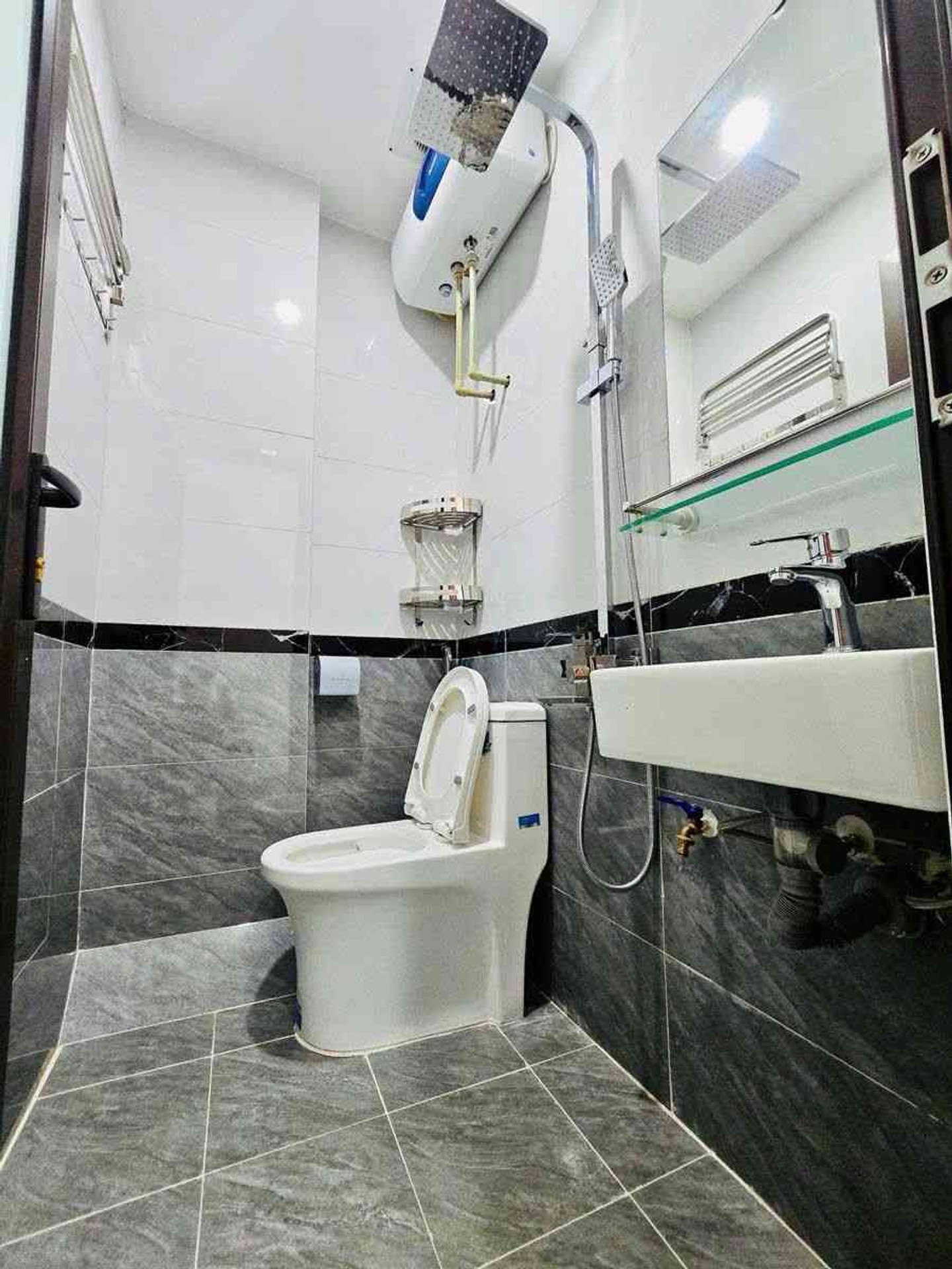 Bán nhà Giáp Nhất - diện tích 85m2 8 tầng - Thang máy, dòng tiền khủng - giá 24,1 tỷ