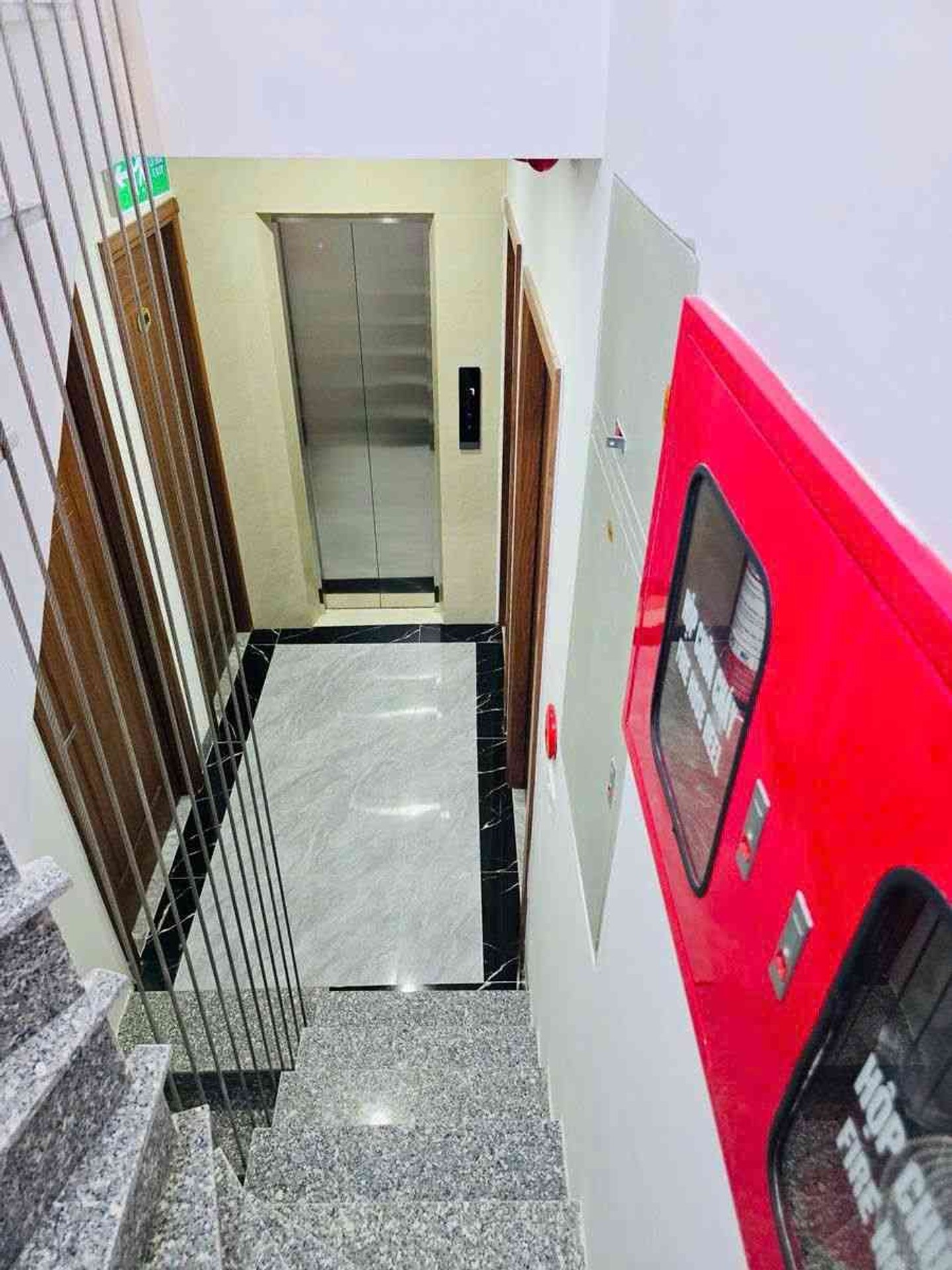Bán nhà Giáp Nhất - diện tích 85m2 8 tầng - Thang máy, dòng tiền khủng - giá 24,1 tỷ