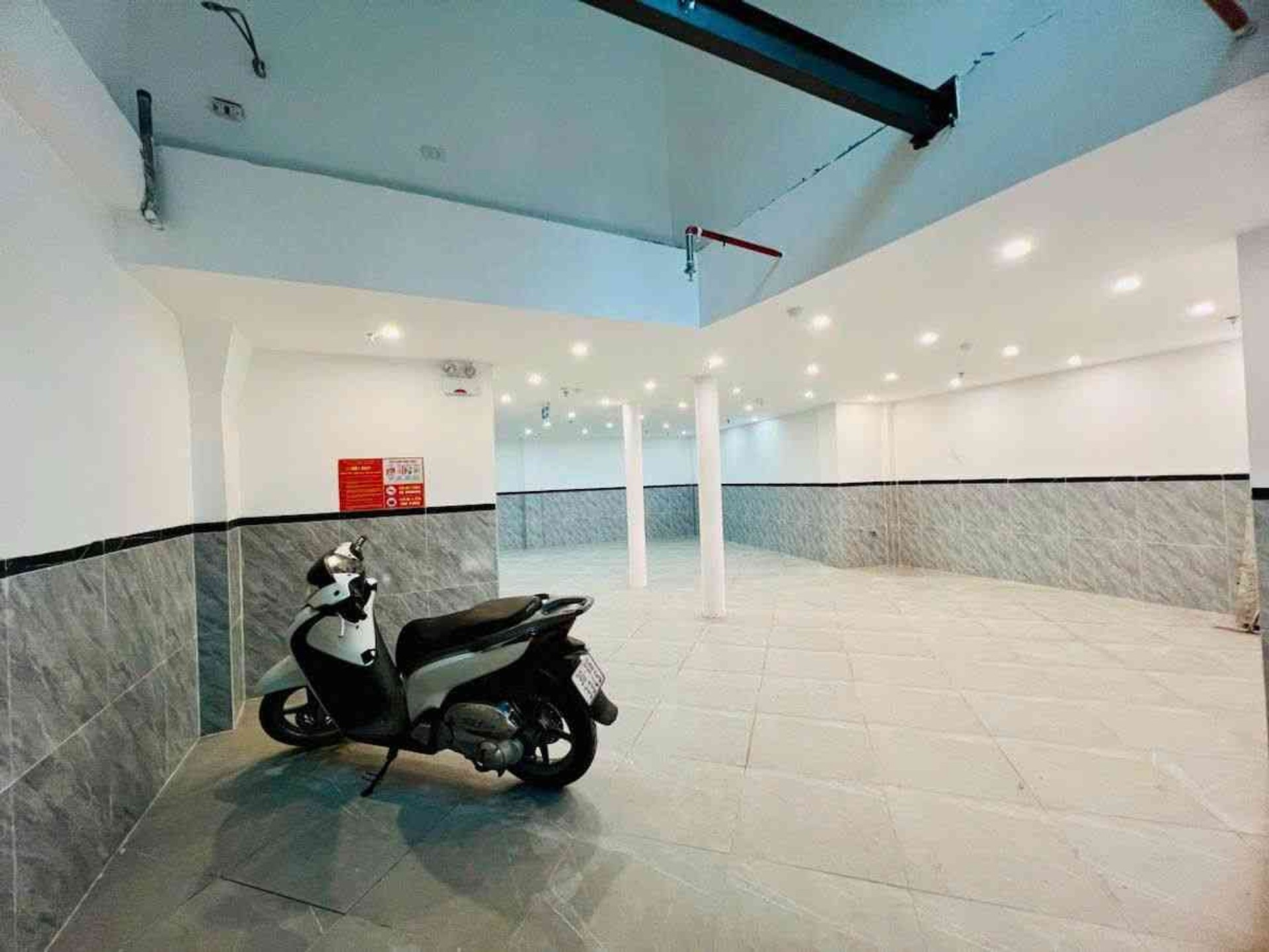 Bán nhà Giáp Nhất - diện tích 85m2 8 tầng - Thang máy, dòng tiền khủng - giá 24,1 tỷ