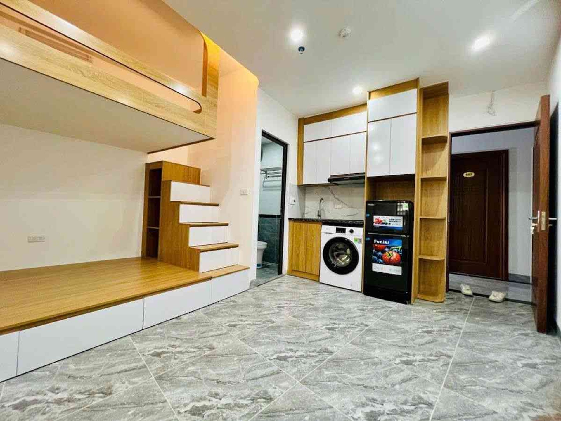 Bán nhà Giáp Nhất - diện tích 85m2 8 tầng - Thang máy, dòng tiền khủng - giá 24,1 tỷ