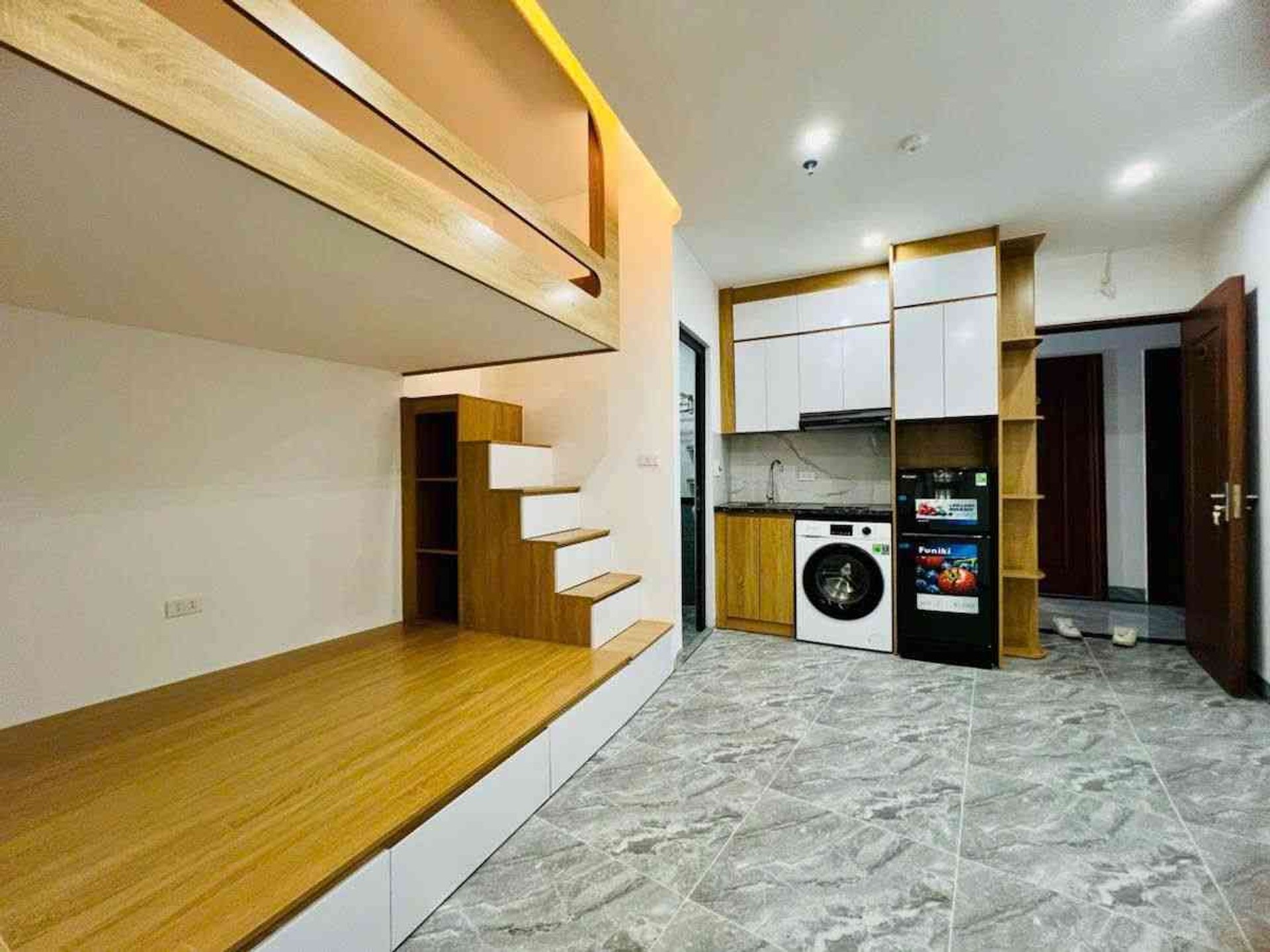 Bán nhà Giáp Nhất - diện tích 85m2 8 tầng - Thang máy, dòng tiền khủng - giá 24,1 tỷ