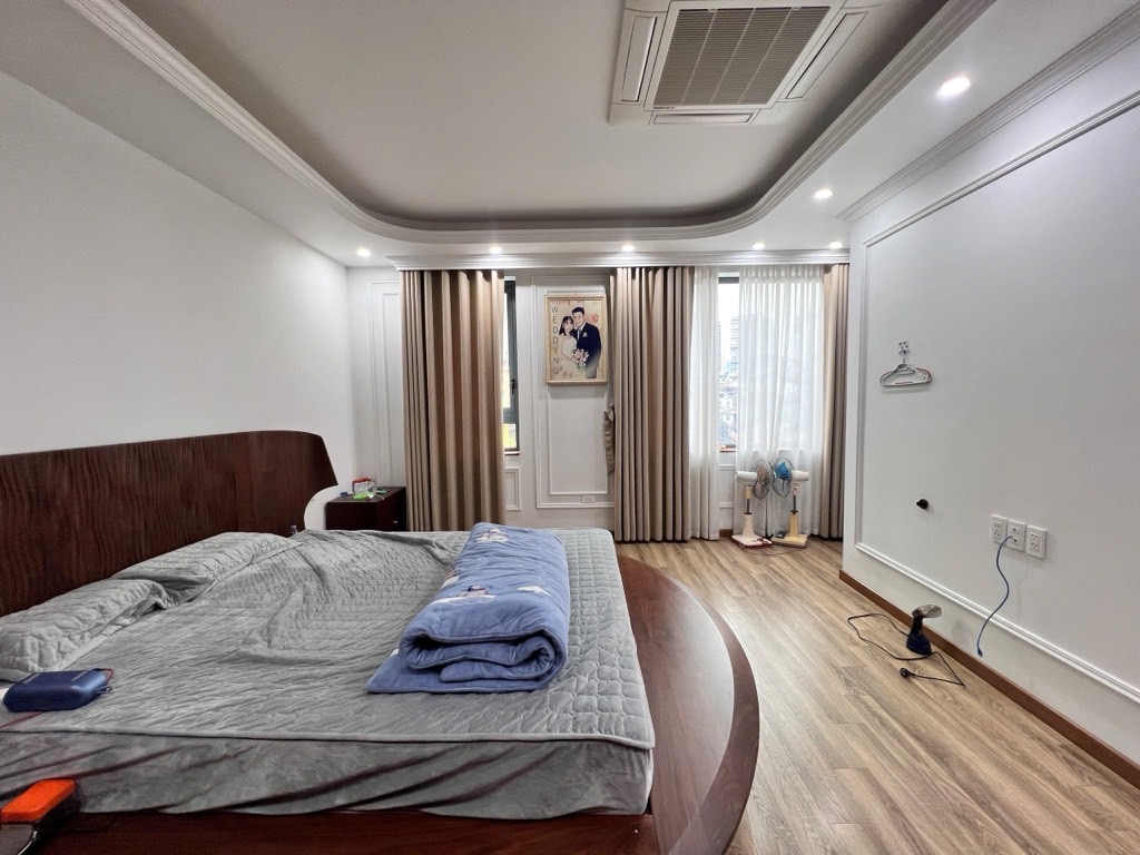 Bán nhà Quan Nhân - diện tích 123m2 8 tầng - Lô góc - giá 46,8 tỷ