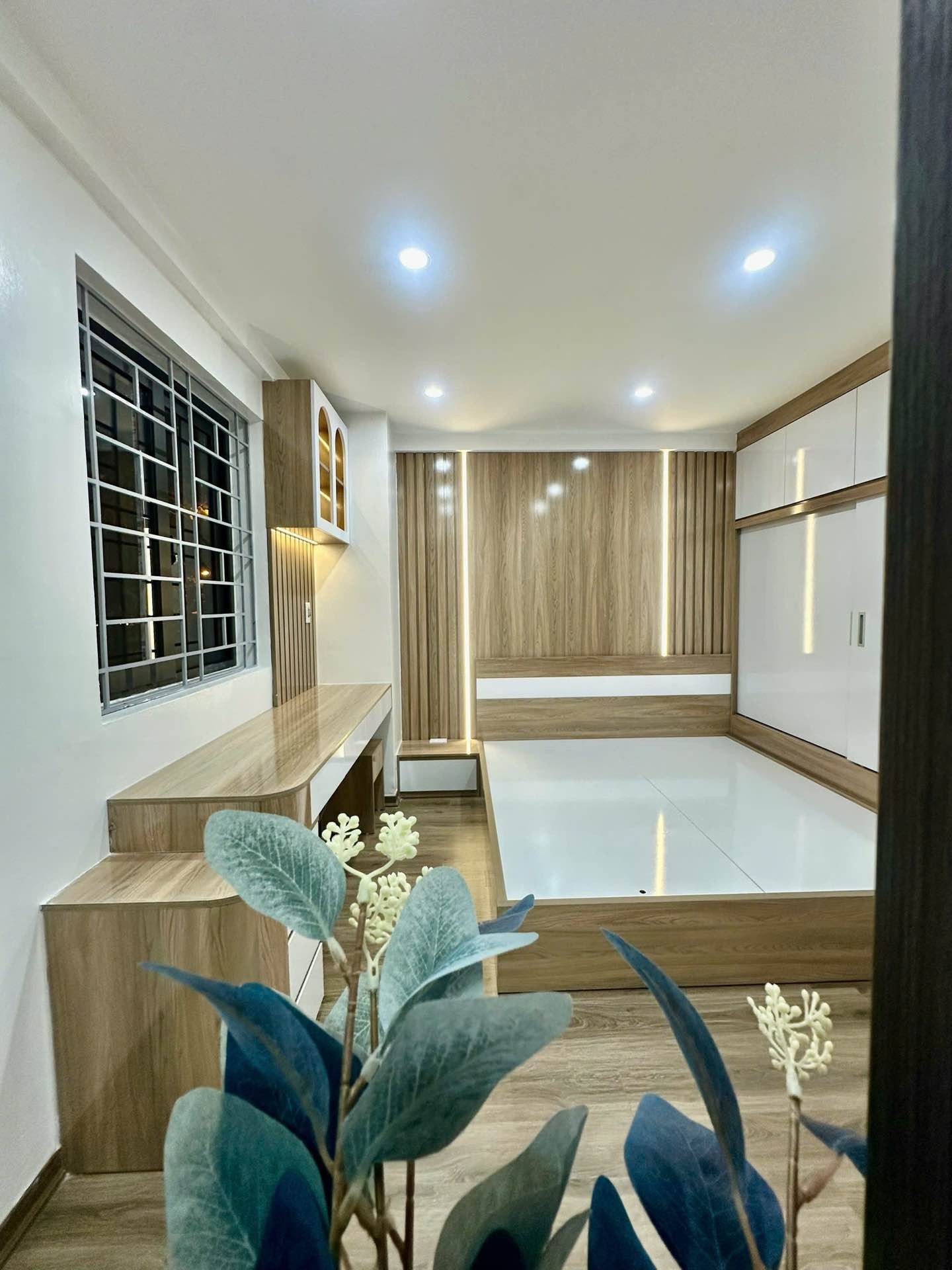 Bán nhà Linh Đàm - diện tích 68m2 2 tầng - Căn góc cực hiếm - giá 5,6 tỷ