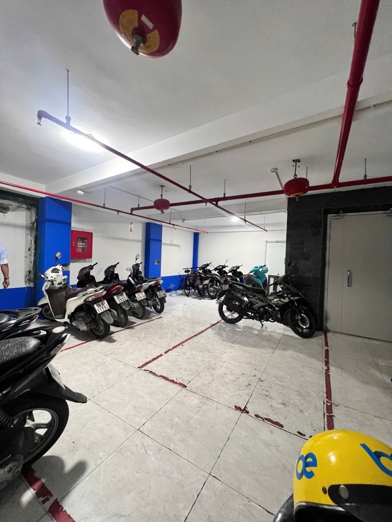 Bán nhà Triều Khúc - diện tích 117m2 8 tầng - Hẻm xe máy - giá 26 tỷ