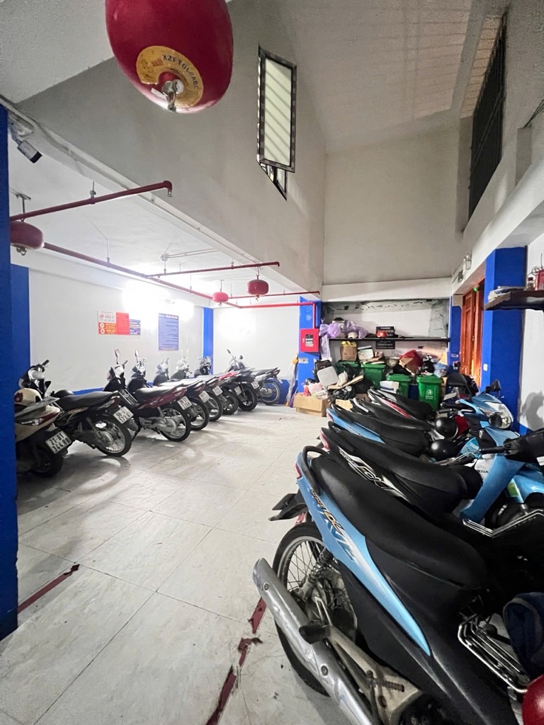 Bán nhà Triều Khúc - diện tích 117m2 8 tầng - Hẻm xe máy - giá 26 tỷ