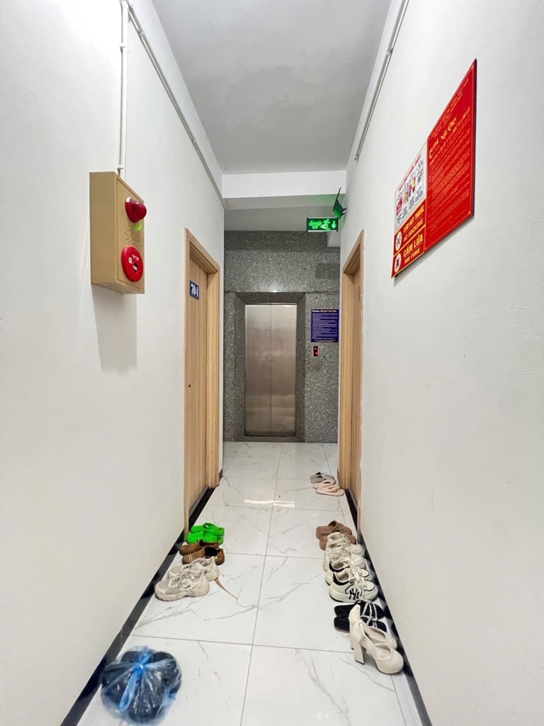 Bán nhà Triều Khúc - diện tích 117m2 8 tầng - Hẻm xe máy - giá 26 tỷ