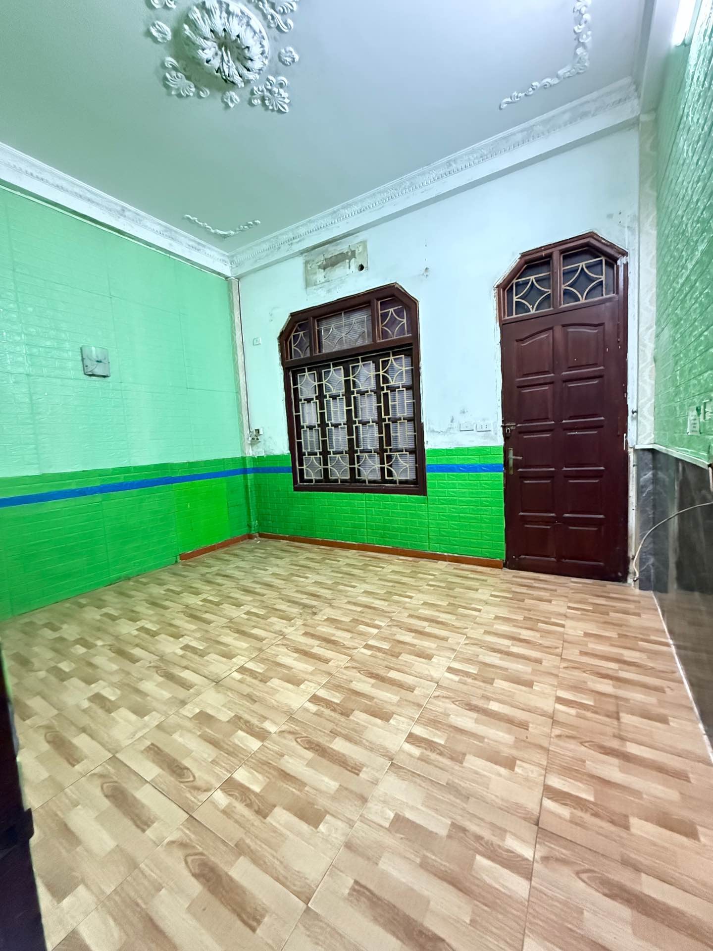 Bán nhà Kim Mã - diện tích 62.9m2 5 tầng - Phân lô ô tô tránh - giá 26,9 tỷ