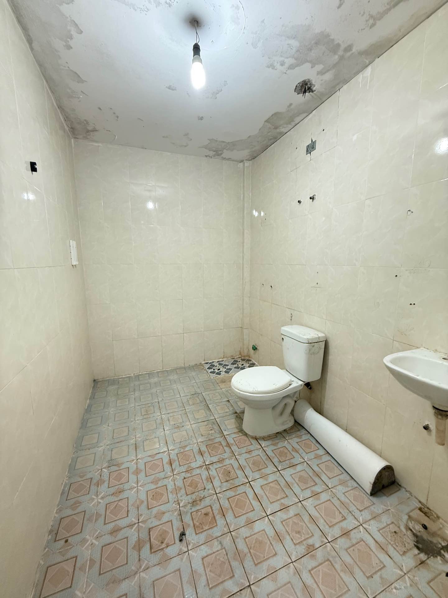 Bán nhà Kim Mã - diện tích 62.9m2 5 tầng - Phân lô ô tô tránh - giá 26,9 tỷ