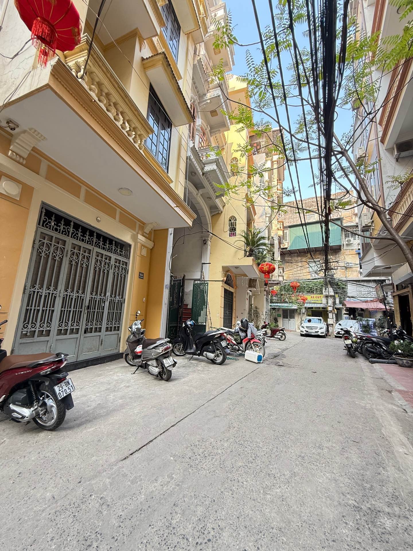 Bán nhà Kim Mã - diện tích 62.9m2 5 tầng - Phân lô ô tô tránh - giá 26,9 tỷ