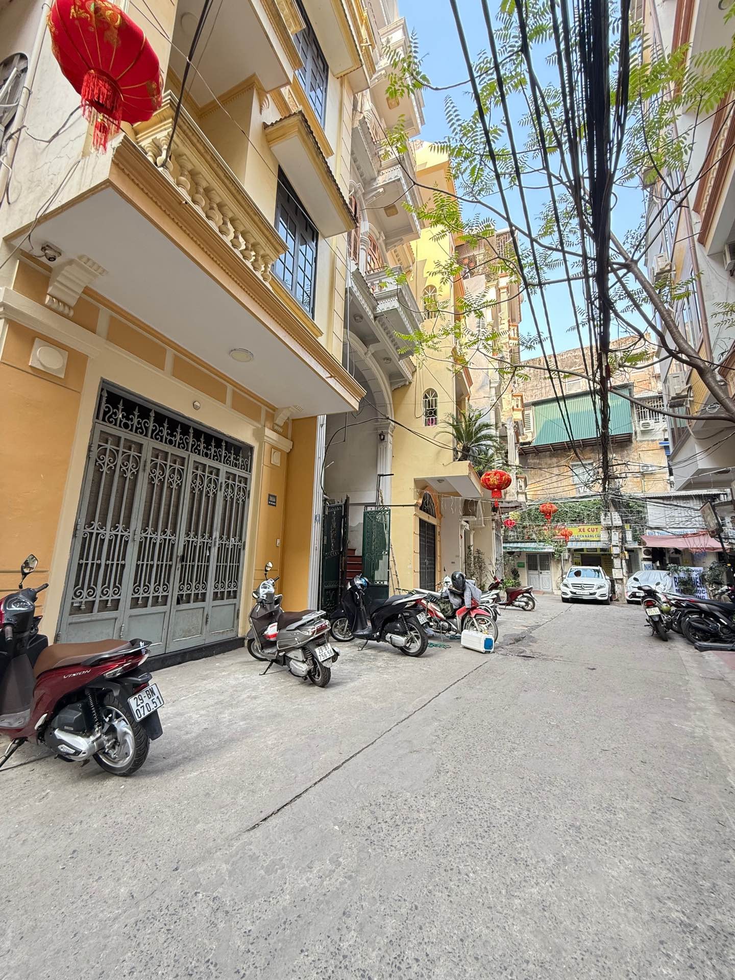 Bán nhà Kim Mã - diện tích 62.9m2 5 tầng - Phân lô ô tô tránh - giá 26,9 tỷ