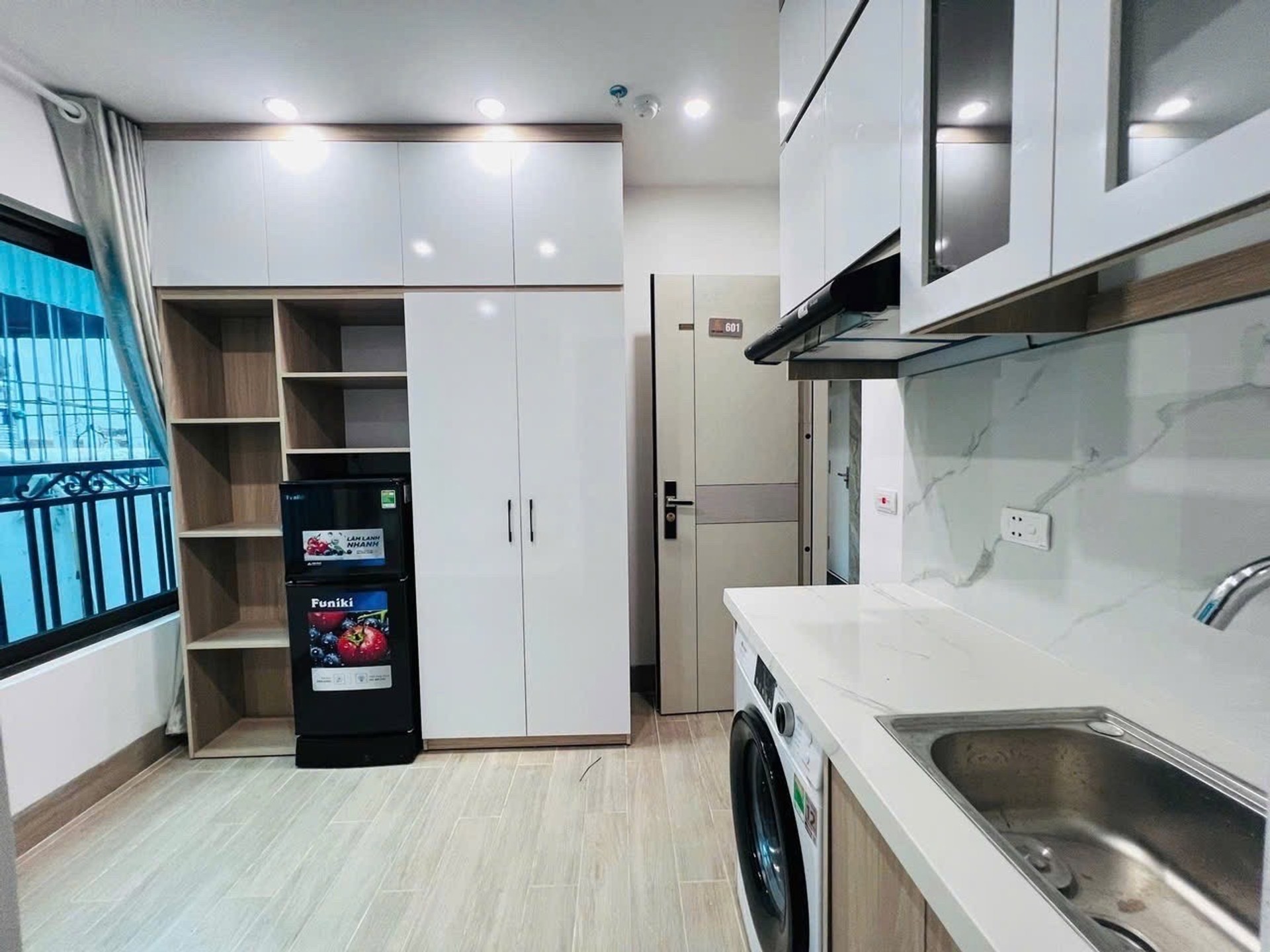 Bán nhà Đường Láng - diện tích 52m2 6 tầng - Nhà đẹp hiếm có - giá 18 tỷ