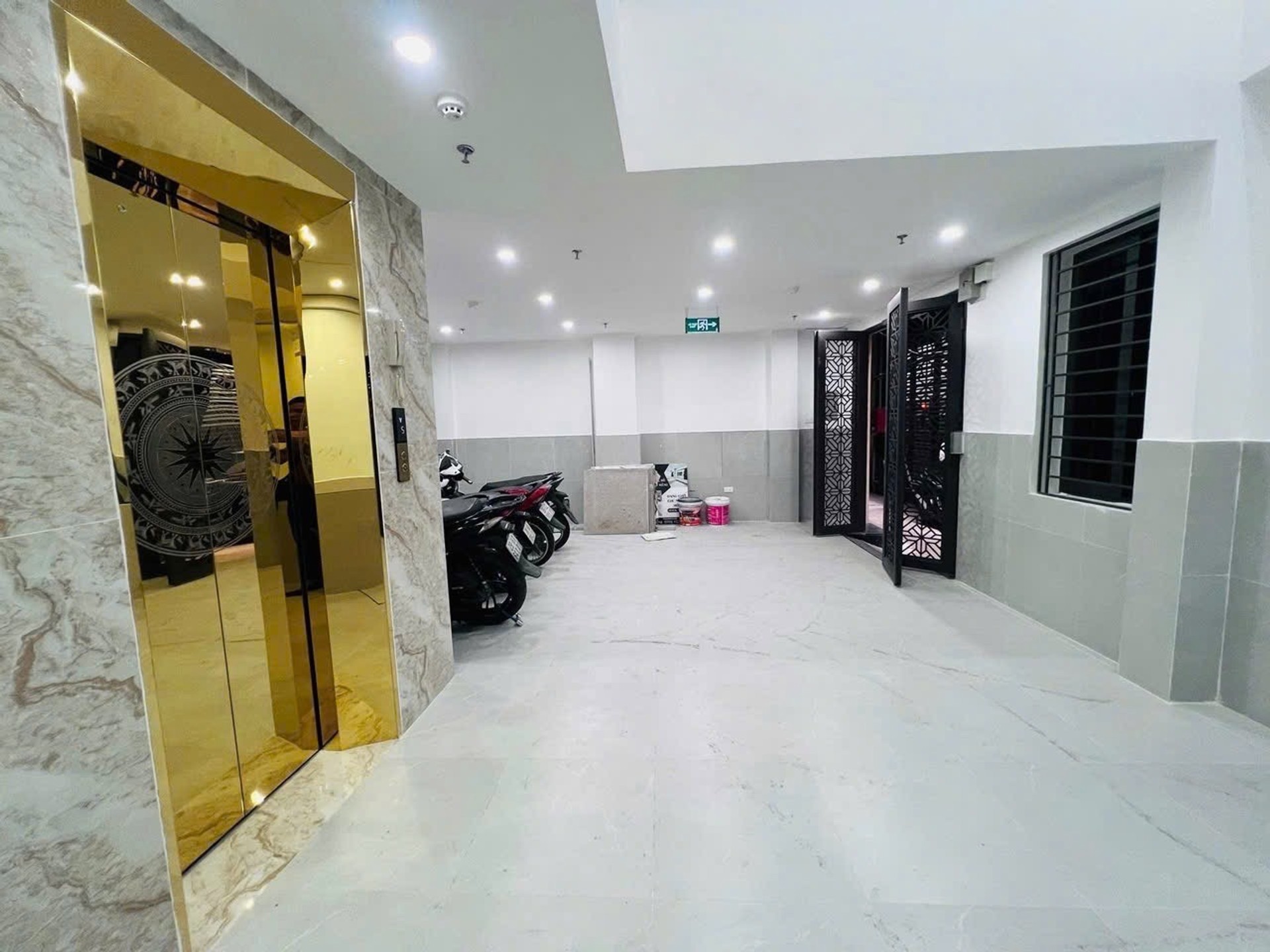 Bán nhà Đường Láng - diện tích 52m2 6 tầng - Nhà đẹp hiếm có - giá 18 tỷ