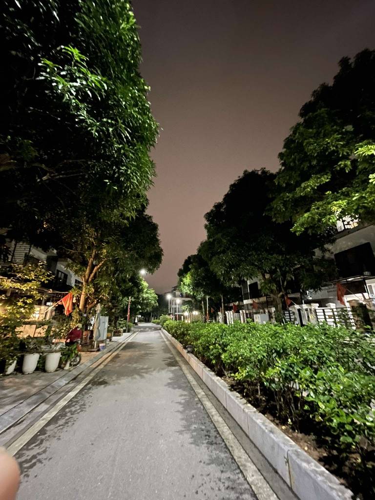 Bán nhà Ngõ 83 - diện tích 85m2 4 tầng - ô tô tránh - giá 27,5 tỷ