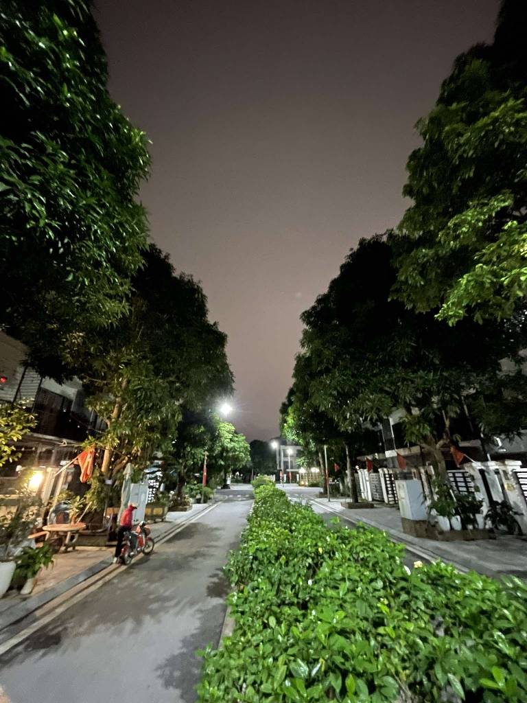 Bán nhà Ngõ 83 - diện tích 85m2 4 tầng - ô tô tránh - giá 27,5 tỷ