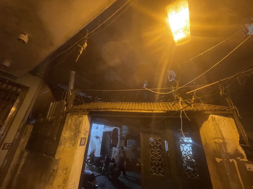 Bán nhà Láng - diện tích 190m2 2 tầng - Ngõ 3 gác - giá 25,3 tỷ