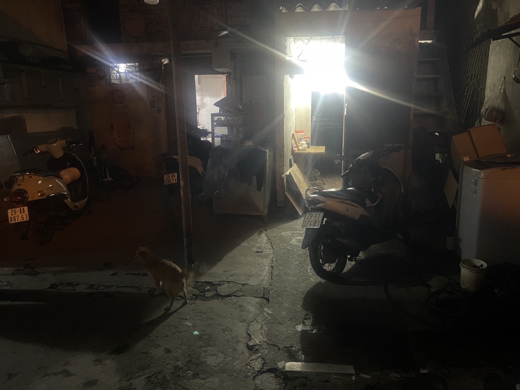 Bán nhà Láng - diện tích 190m2 2 tầng - Ngõ 3 gác - giá 25,3 tỷ