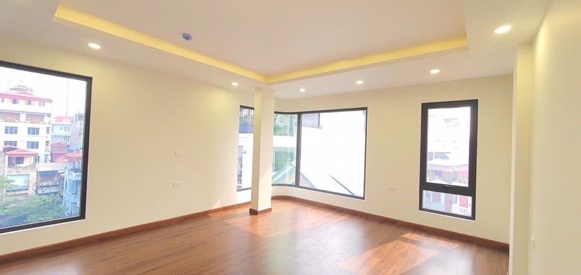 Bán nhà Nguyễn Trãi - diện tích 75m2 7 tầng - Lô góc 3 mặt thoáng - giá 29,7 tỷ