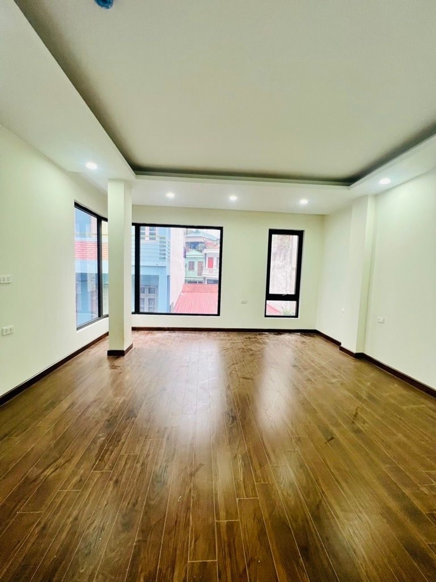 Bán nhà Nguyễn Trãi - diện tích 75m2 7 tầng - Lô góc 3 mặt thoáng - giá 29,7 tỷ