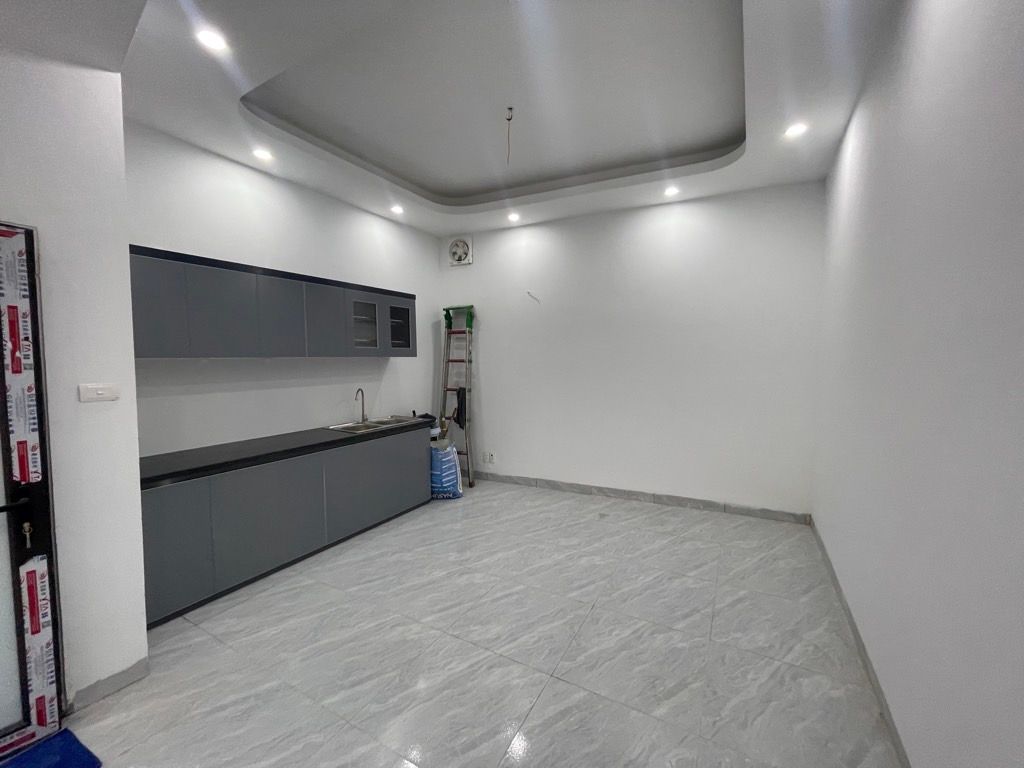 Bán nhà Định Công Thượng - diện tích 41m2 3 tầng - Ô tô tránh - giá 3,5 tỷ