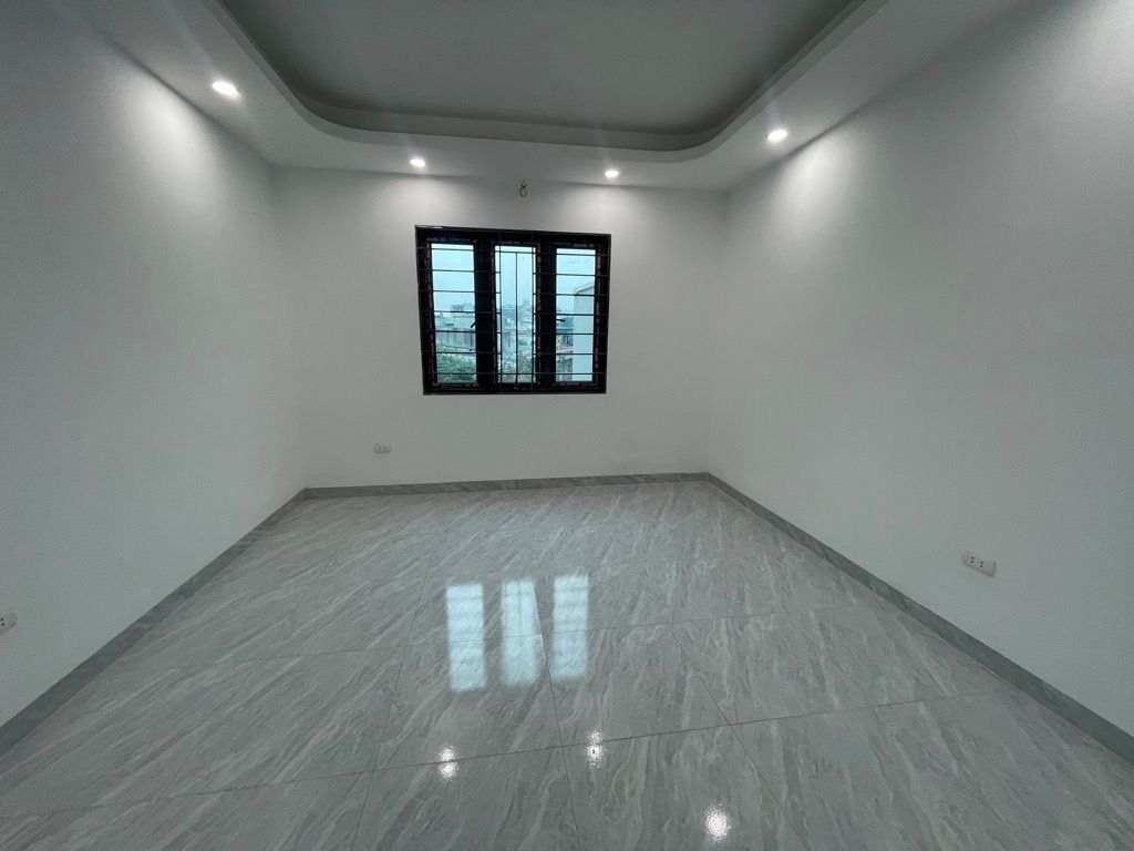 Bán nhà Định Công Thượng - diện tích 41m2 3 tầng - Ô tô tránh - giá 3,5 tỷ