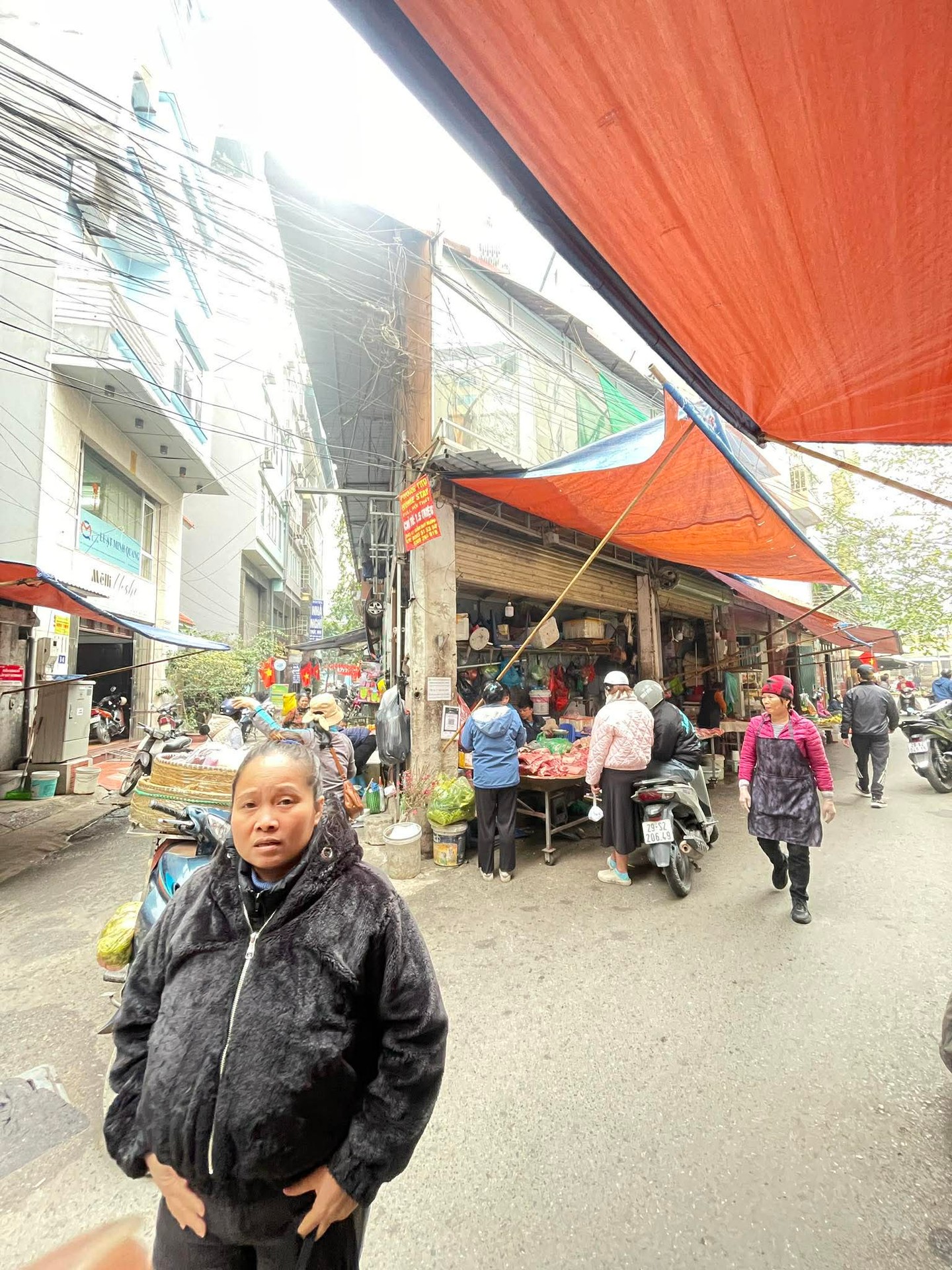 Bán nhà Nguyễn Thị Định - diện tích 99m2 6 tầng - Lô góc 2 mặt thoáng - giá 68 tỷ