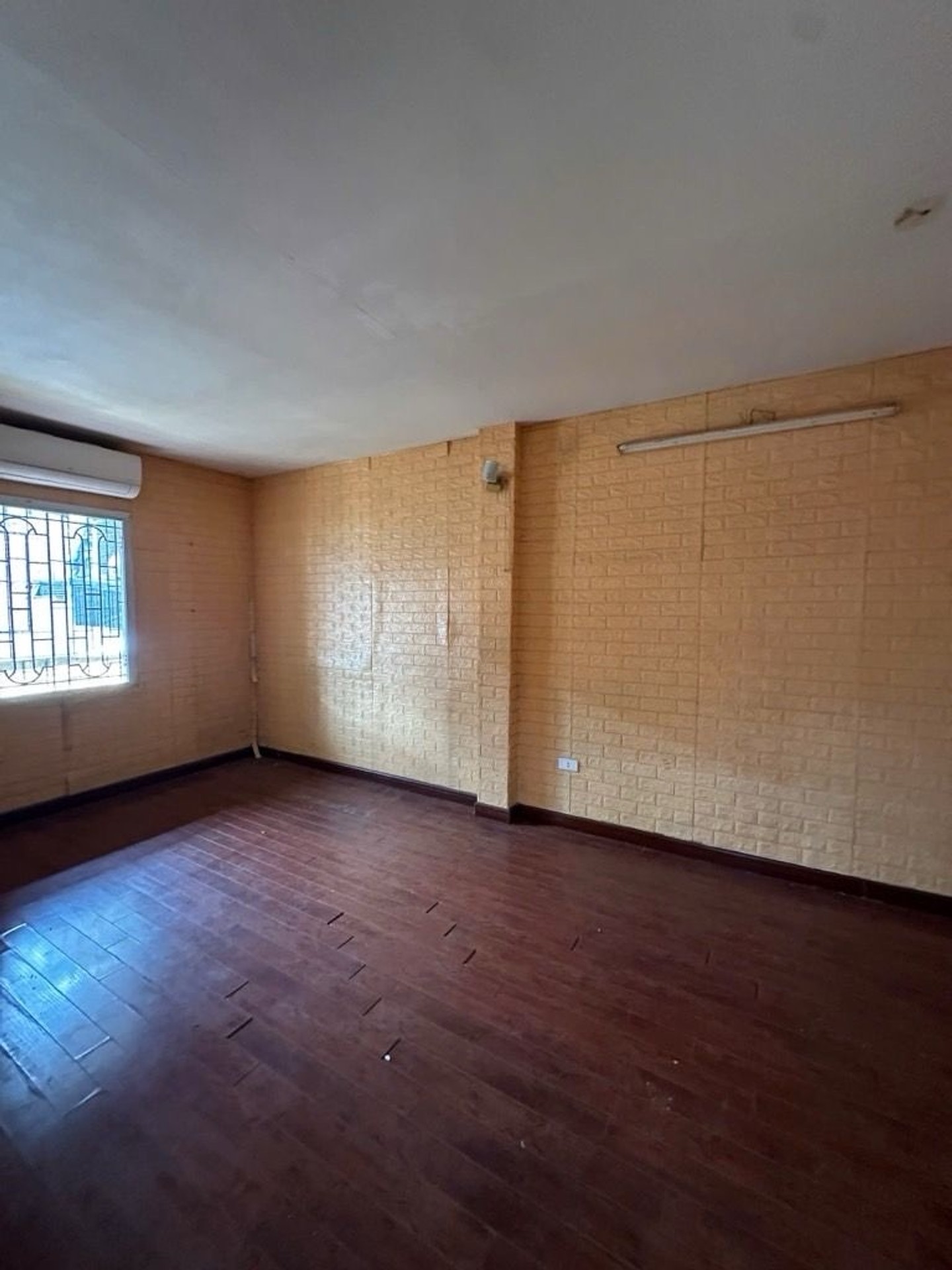 Bán nhà Nguyễn Thượng Hiền - diện tích 21m2 3 tầng - Mặt phố - giá 10,3 tỷ